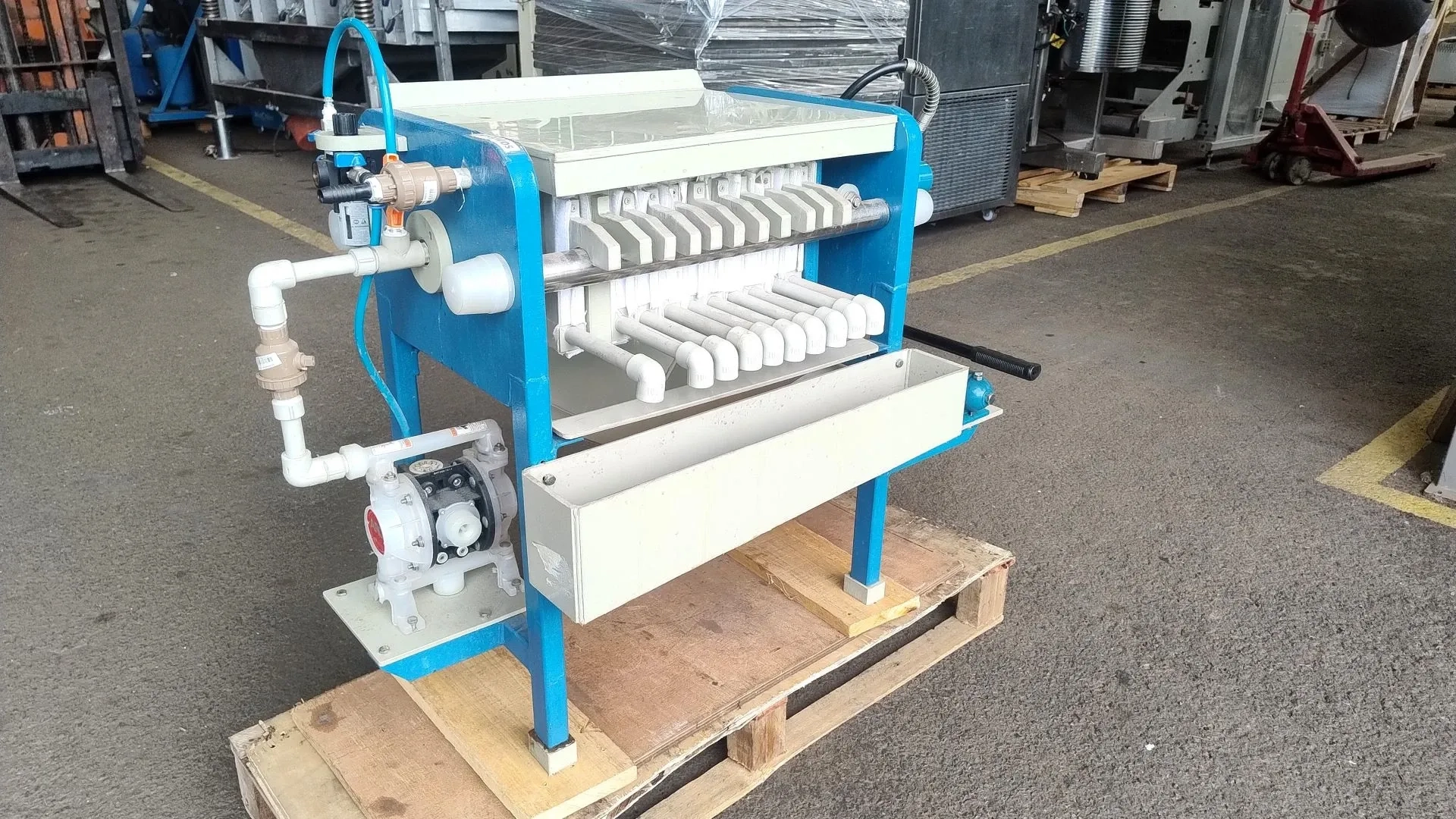 filtro-prensa-com-10-placas-de-250-x-250-mm-marca-master-pump-bombas