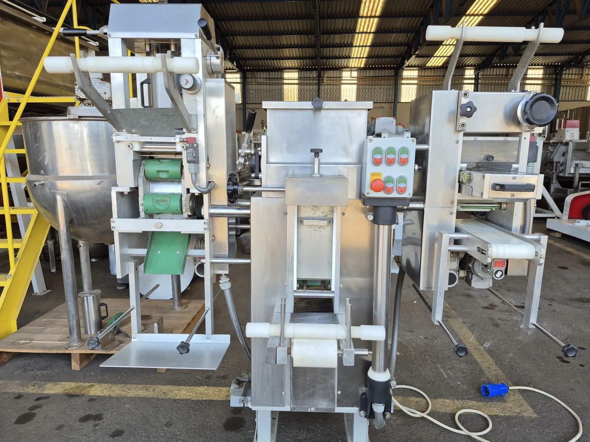 produtora-massas-marca-officina-dea-italia-modelo-combinata-d120