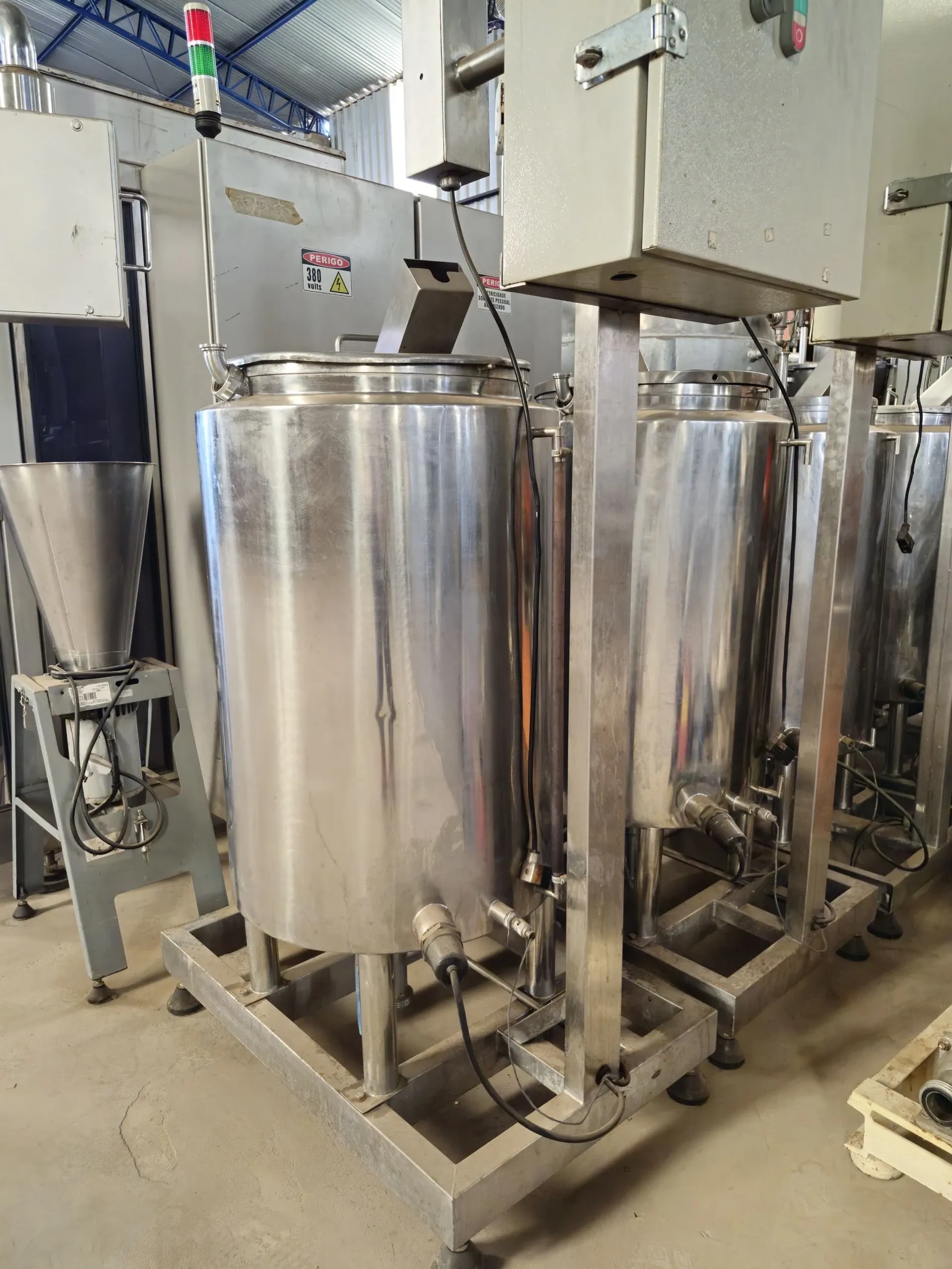 Tanque-derretedor-encamisado-inox-capacid-90-litros