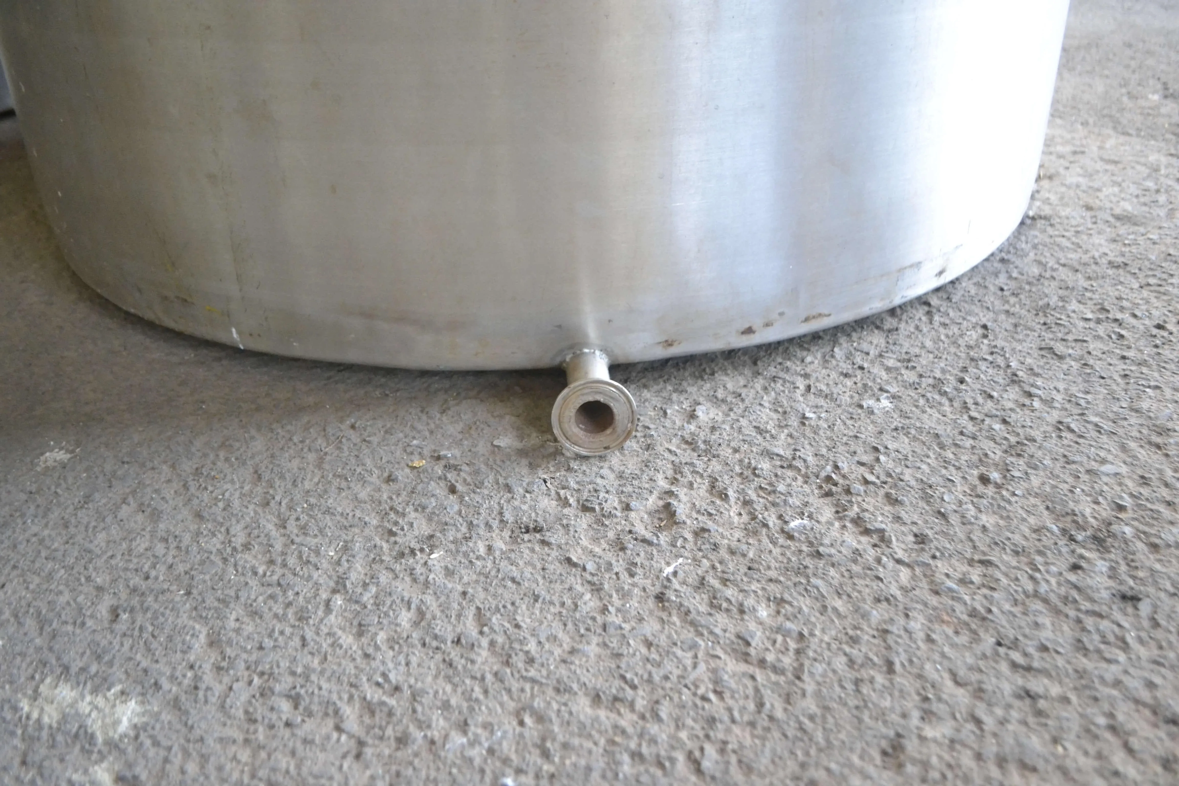 tanque-reservatorio-em-aco-inox-850-litros