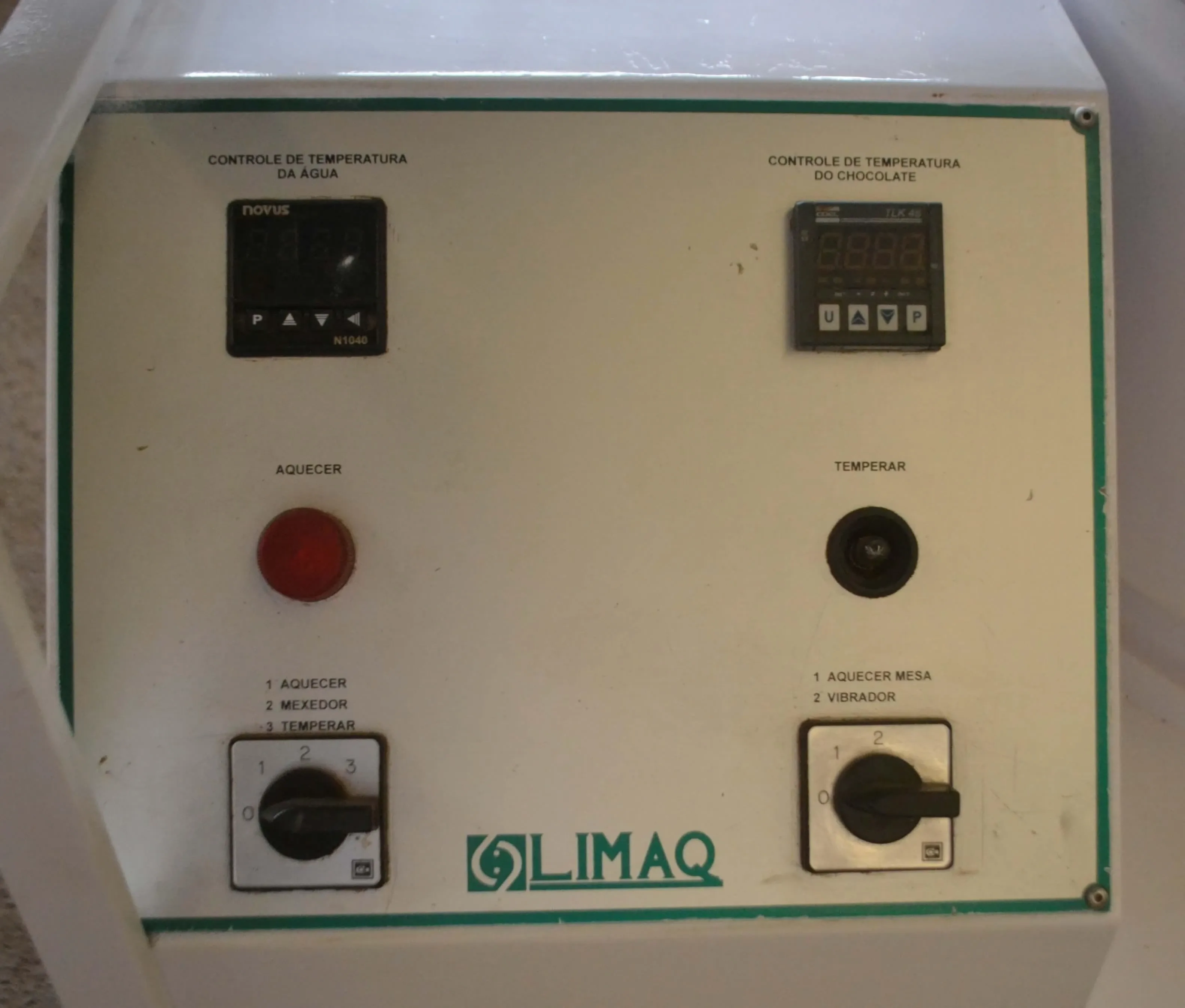 temperadeira-de-chocolate-capacidade-100-kg-hora-marca-limaq