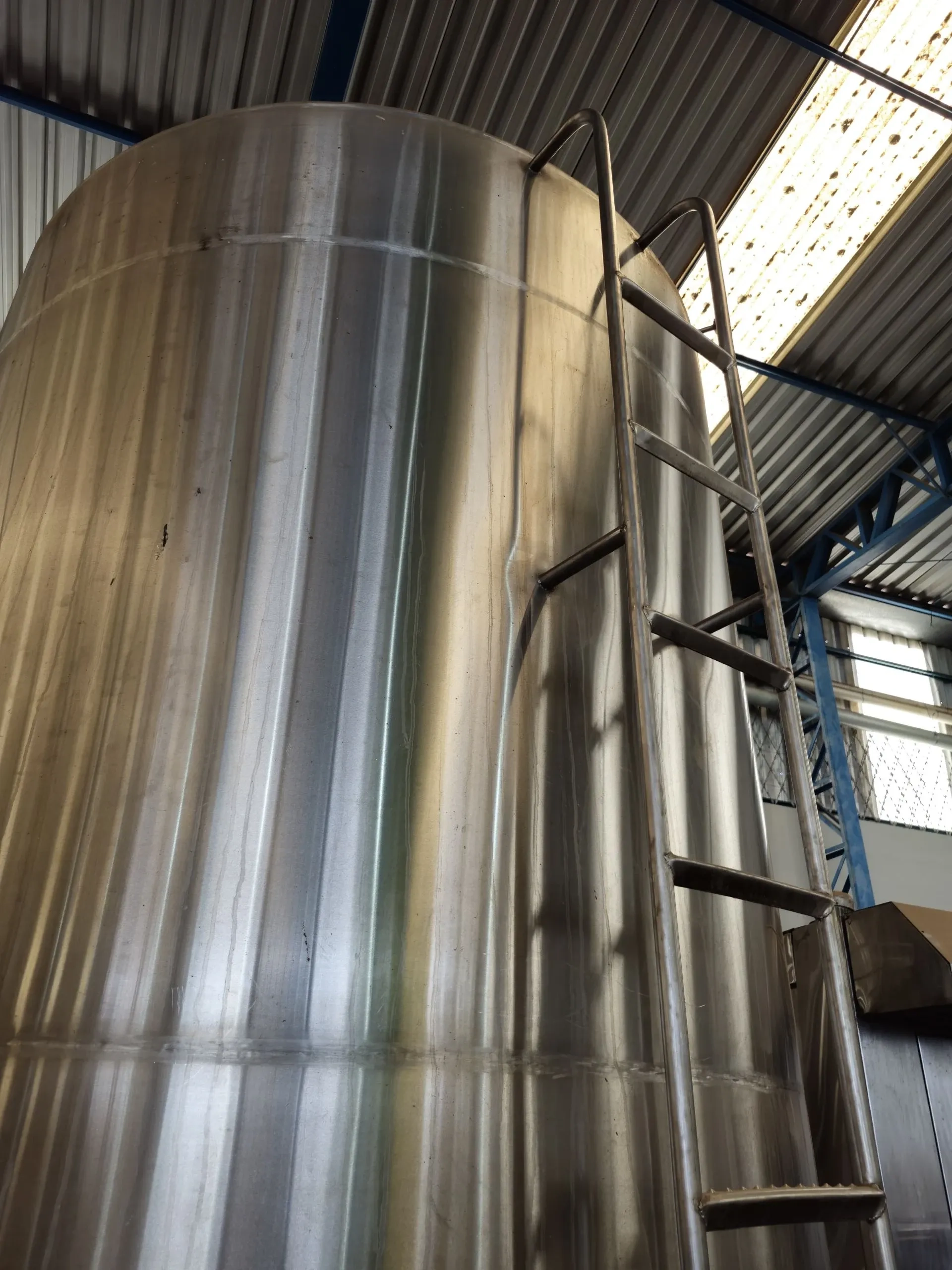 tanque-reservatorio-em-inox-7-mil-litros