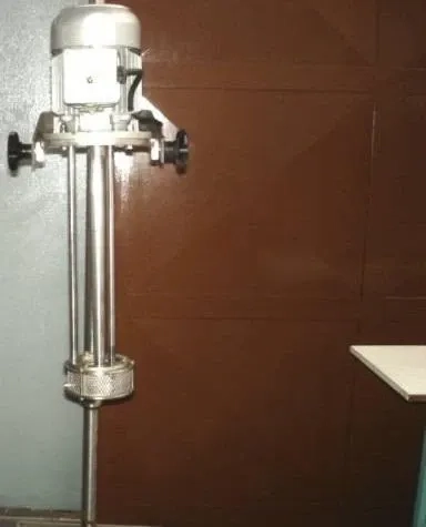 emulsor-de-sorvete-com-suporte-em-aco-inox