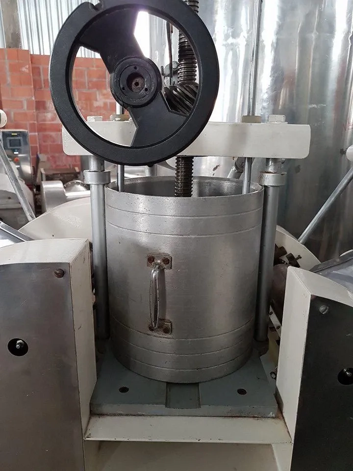 ravioleteira-para-60-kgs-longo-e-paniz