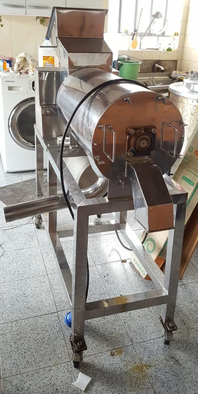 despolpadeira-de-frutas-e-legumes-mundinox-1000-kg-h