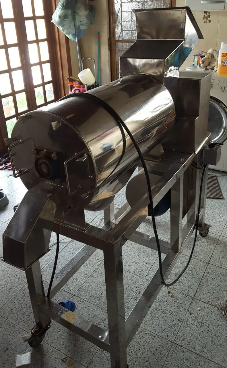 despolpadeira-de-frutas-e-legumes-mundinox-1000-kg-h