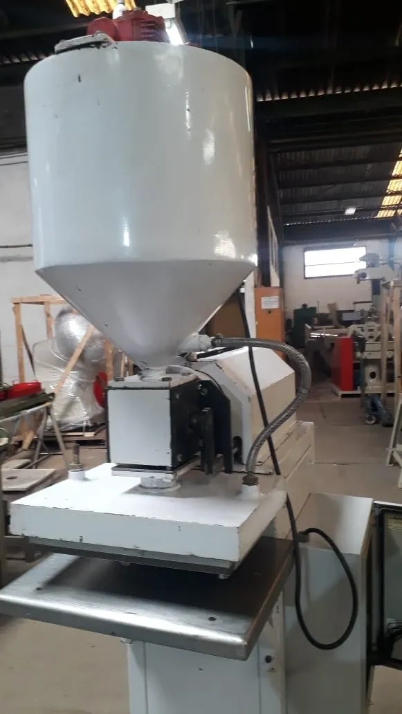 dosadora-de-chocolates-pirog-semiautomatica-8-bicos