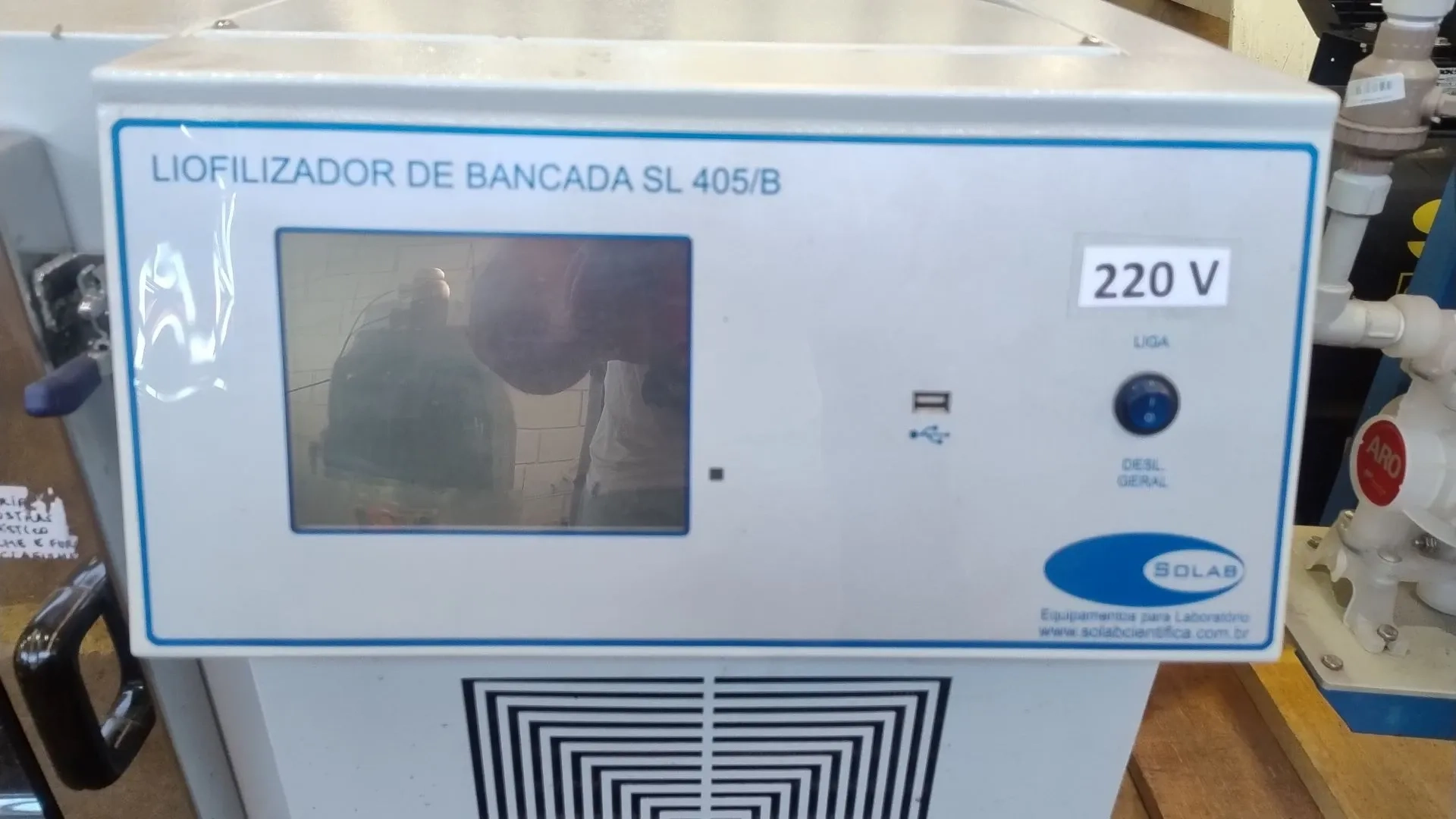 liofilizador-bancadahorizont-solab-com-bomba-alto-vacuo-edwards