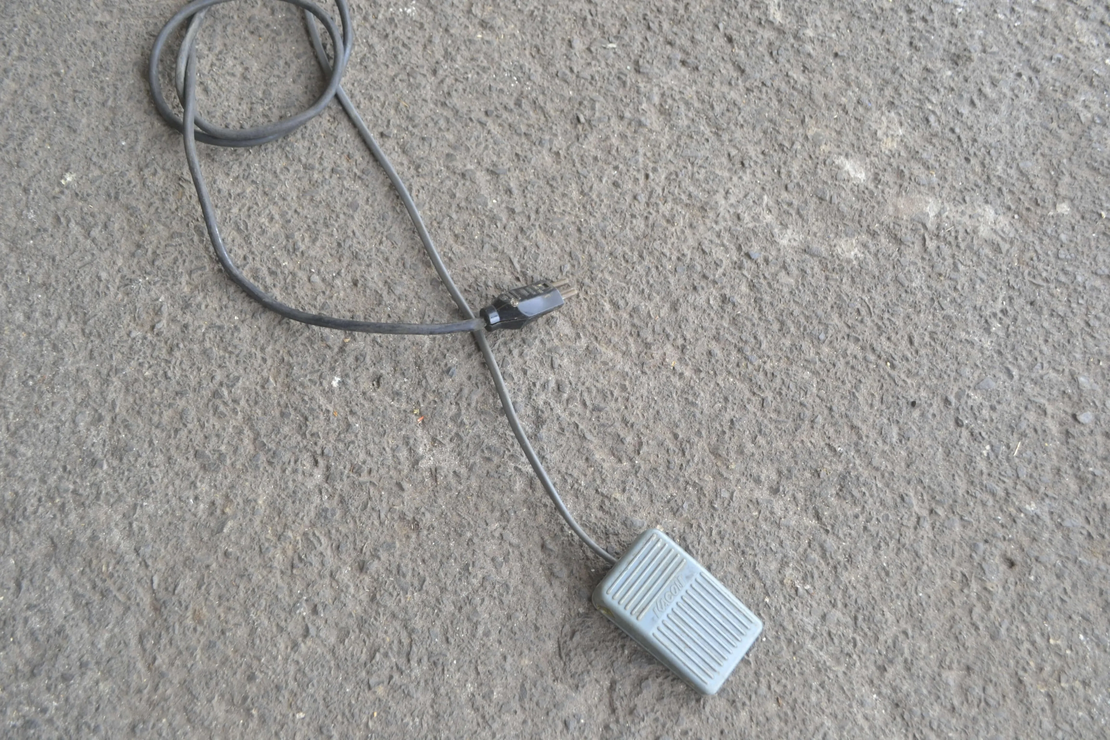 dosadora-de-chocolate-semiautomatica-marca-vonin