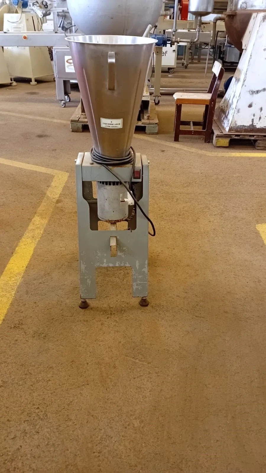 liquidificador-industrial-em-aco-inox-capacidade-15-litros-marca-skymsen