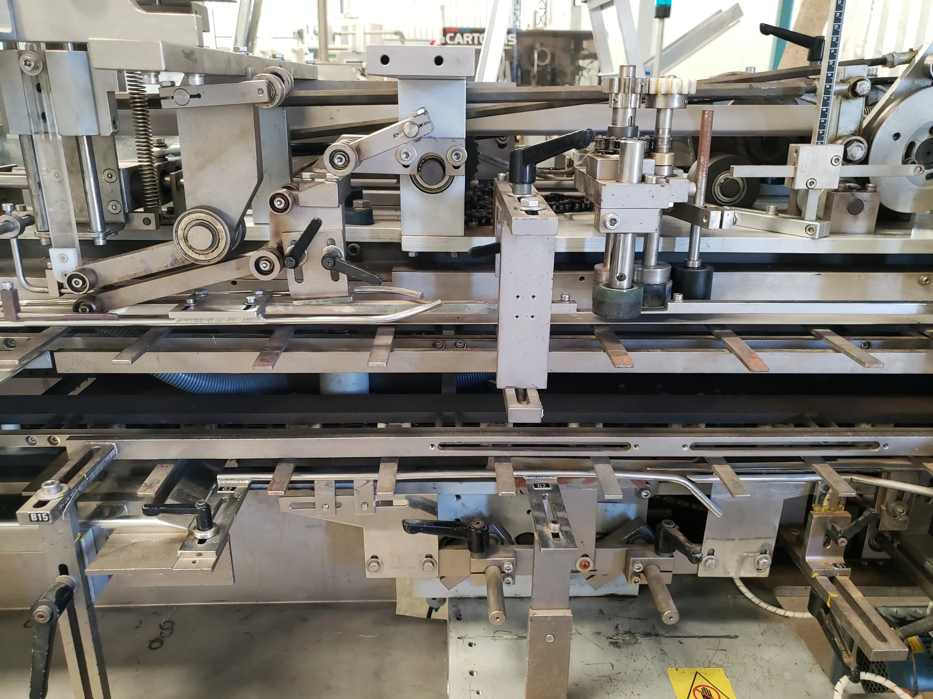 encartuchadeira-vertical-continua-marca-fabrima