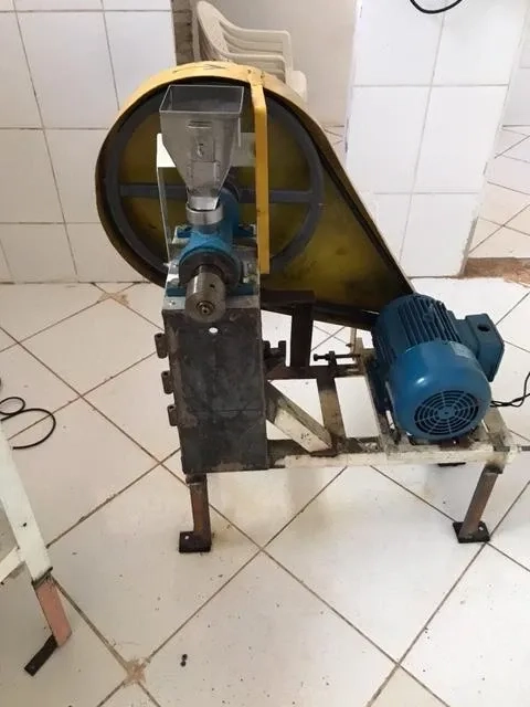 mini-extrusora-milho-capacidade-40-kg-h
