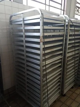 conjuntos-de-carrinhos-de-aluminio-com-assadeiras-marca-gr-inox