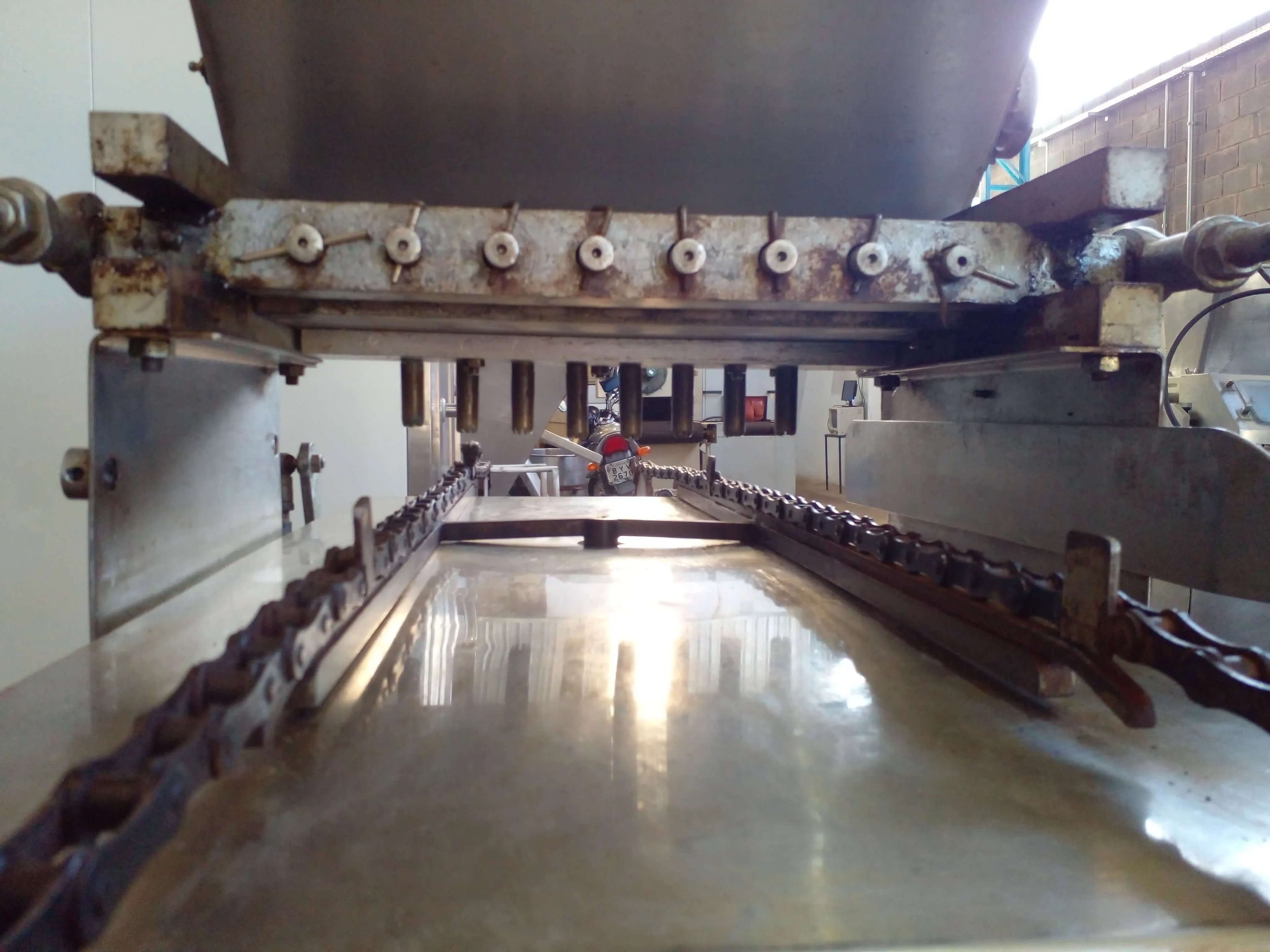 dosadora-par-liquid-e-semi-liquidos-marca-pirogg