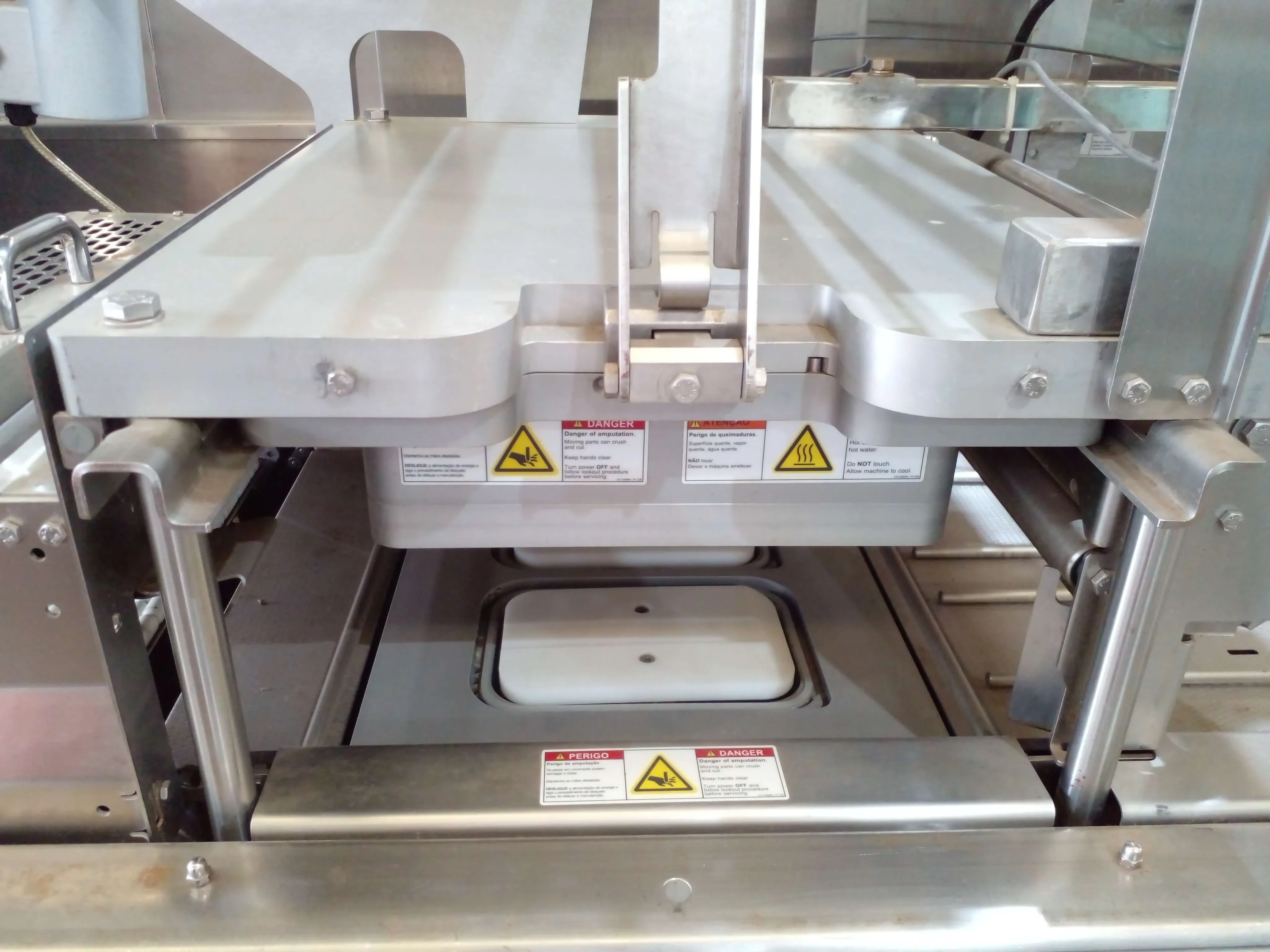 embaladora-de-bandejas-termoseladora-marca-multivac