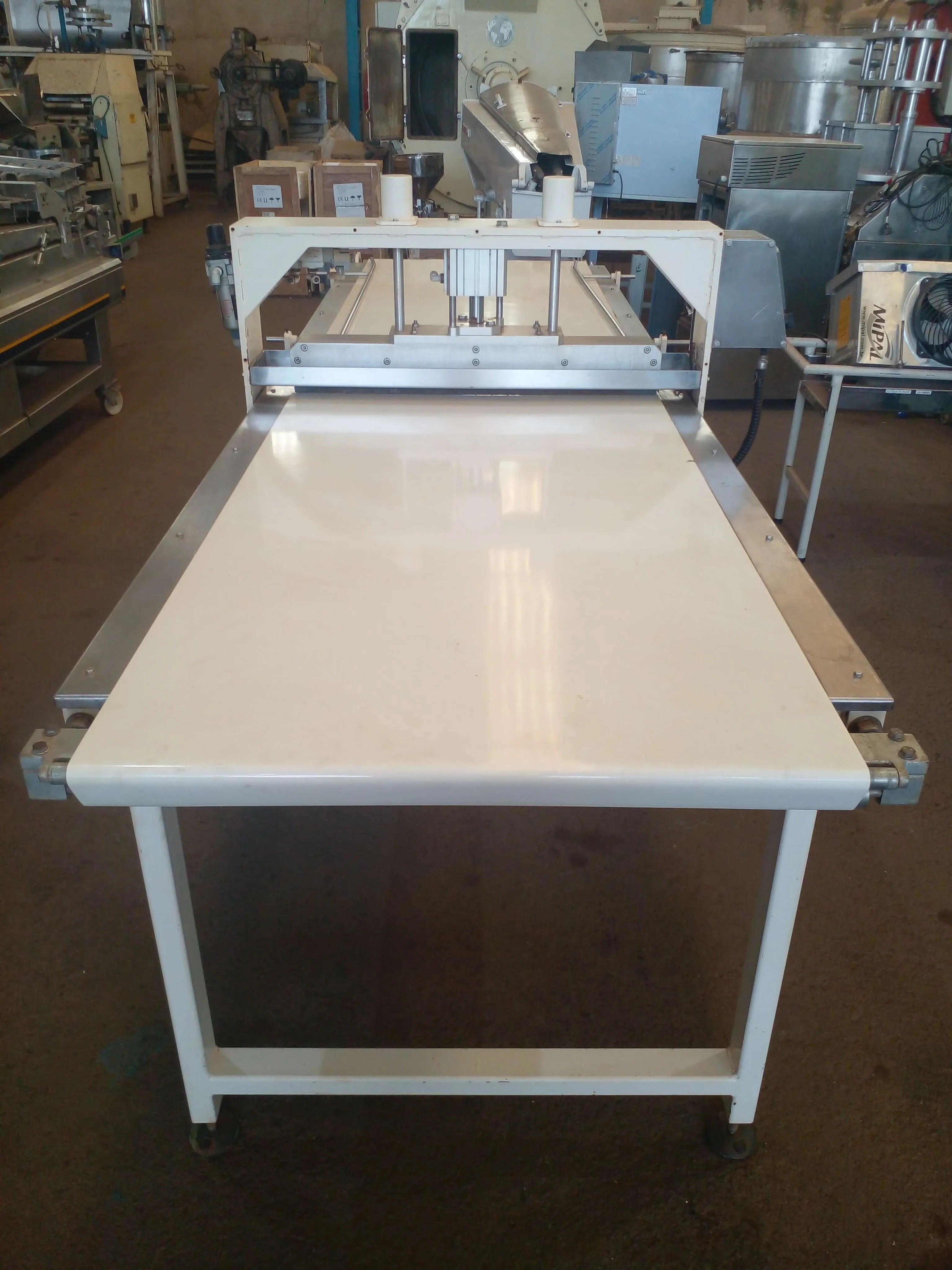 mesa-corte-marca-rsa-mod-24100050