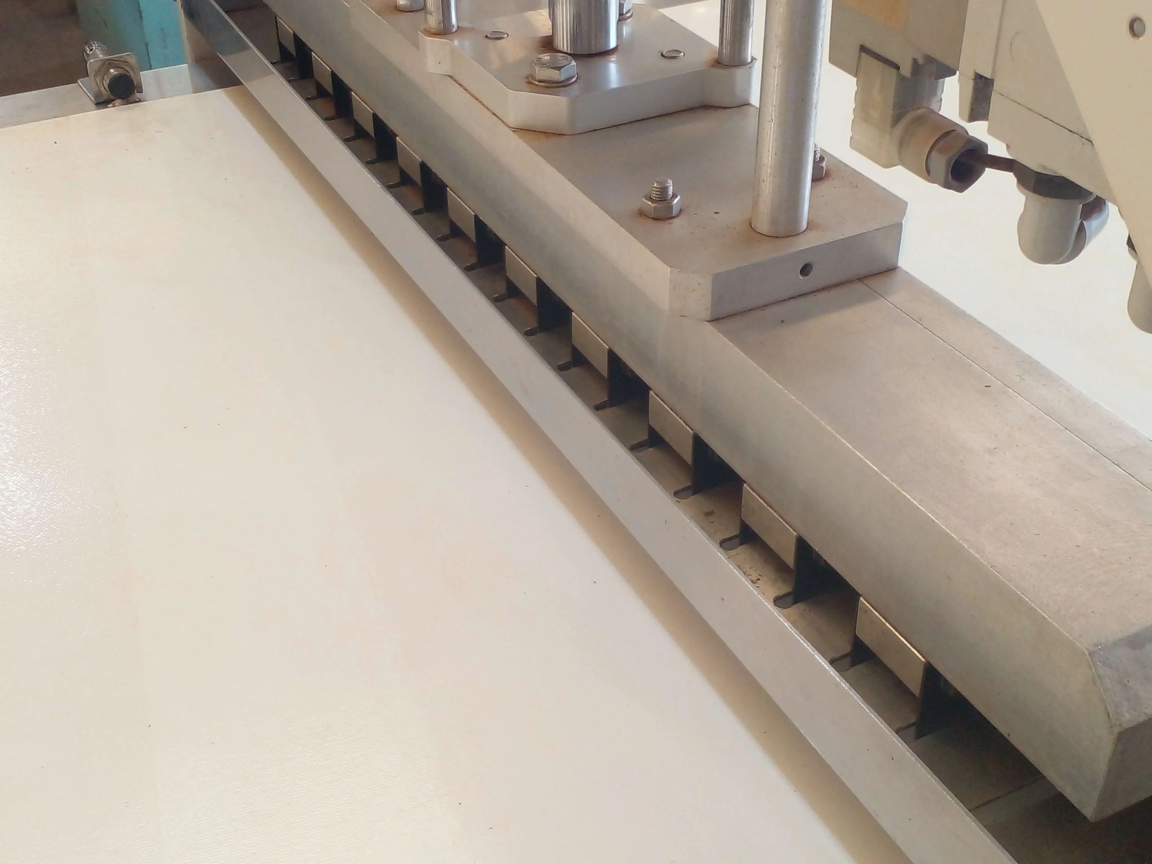 mesa-corte-marca-rsa-mod-24100050