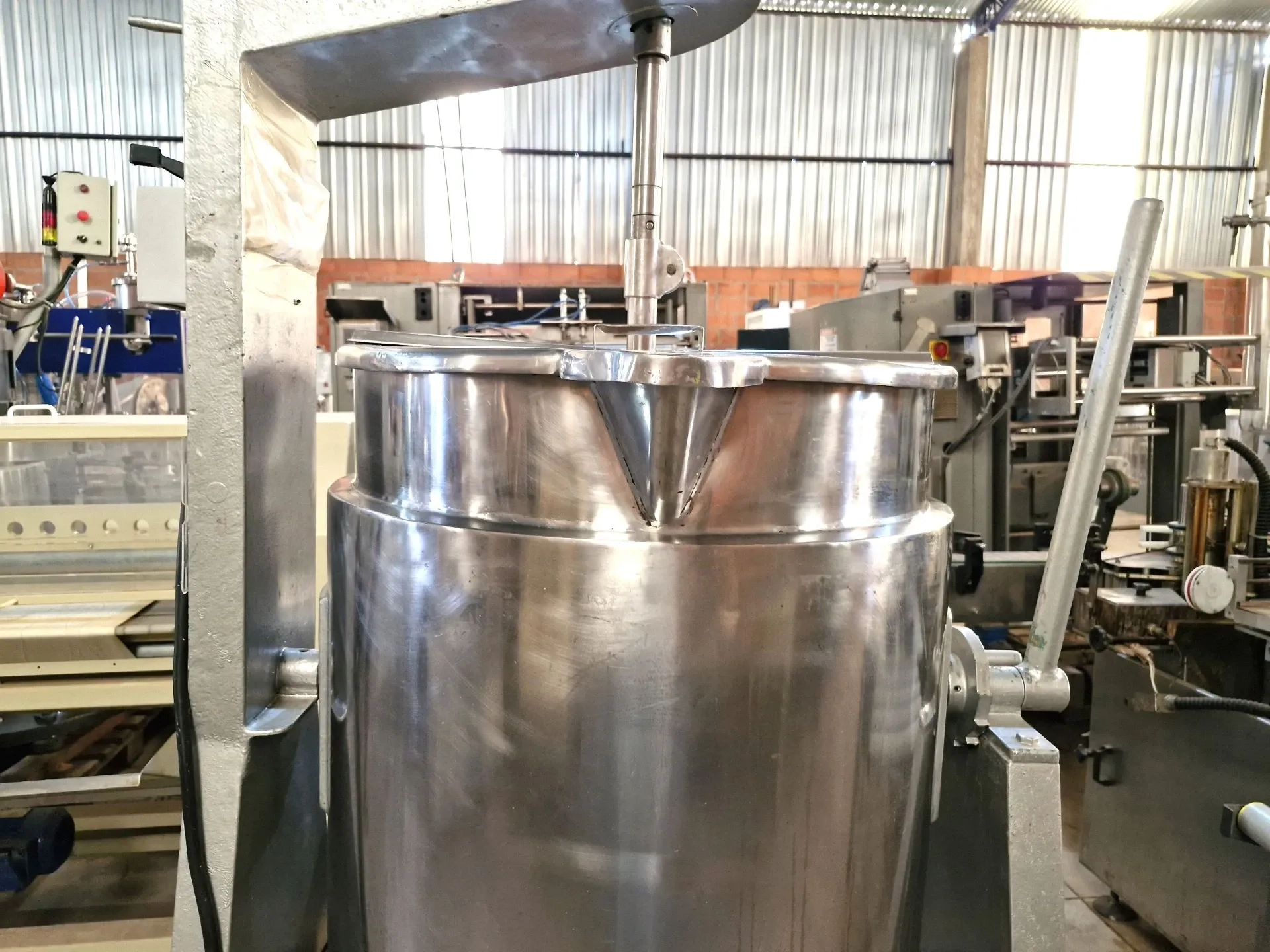 tacho-misturador-encamisado-basculante-inox-alic-imarvil