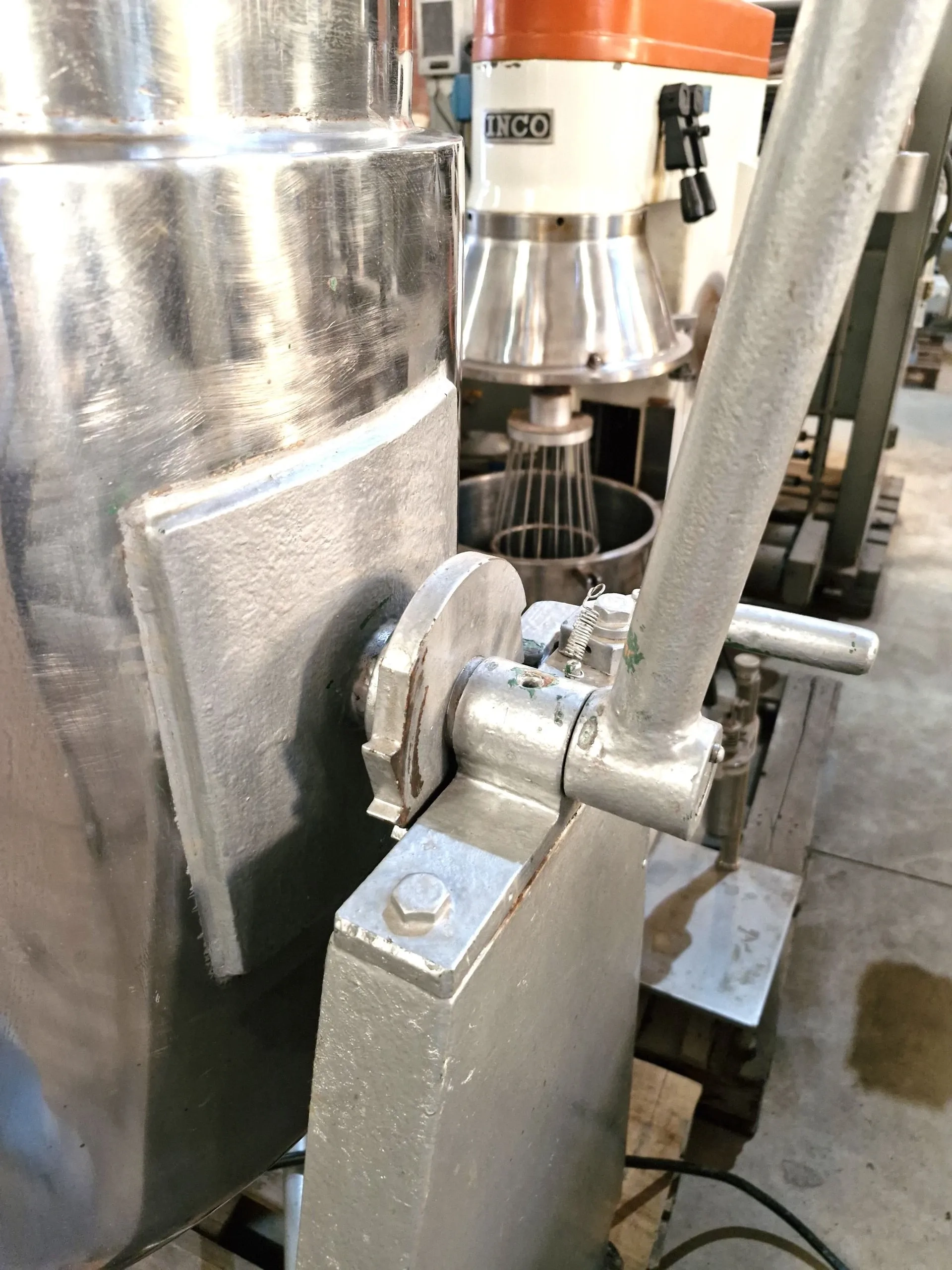 tacho-misturador-encamisado-basculante-inox-alic-imarvil