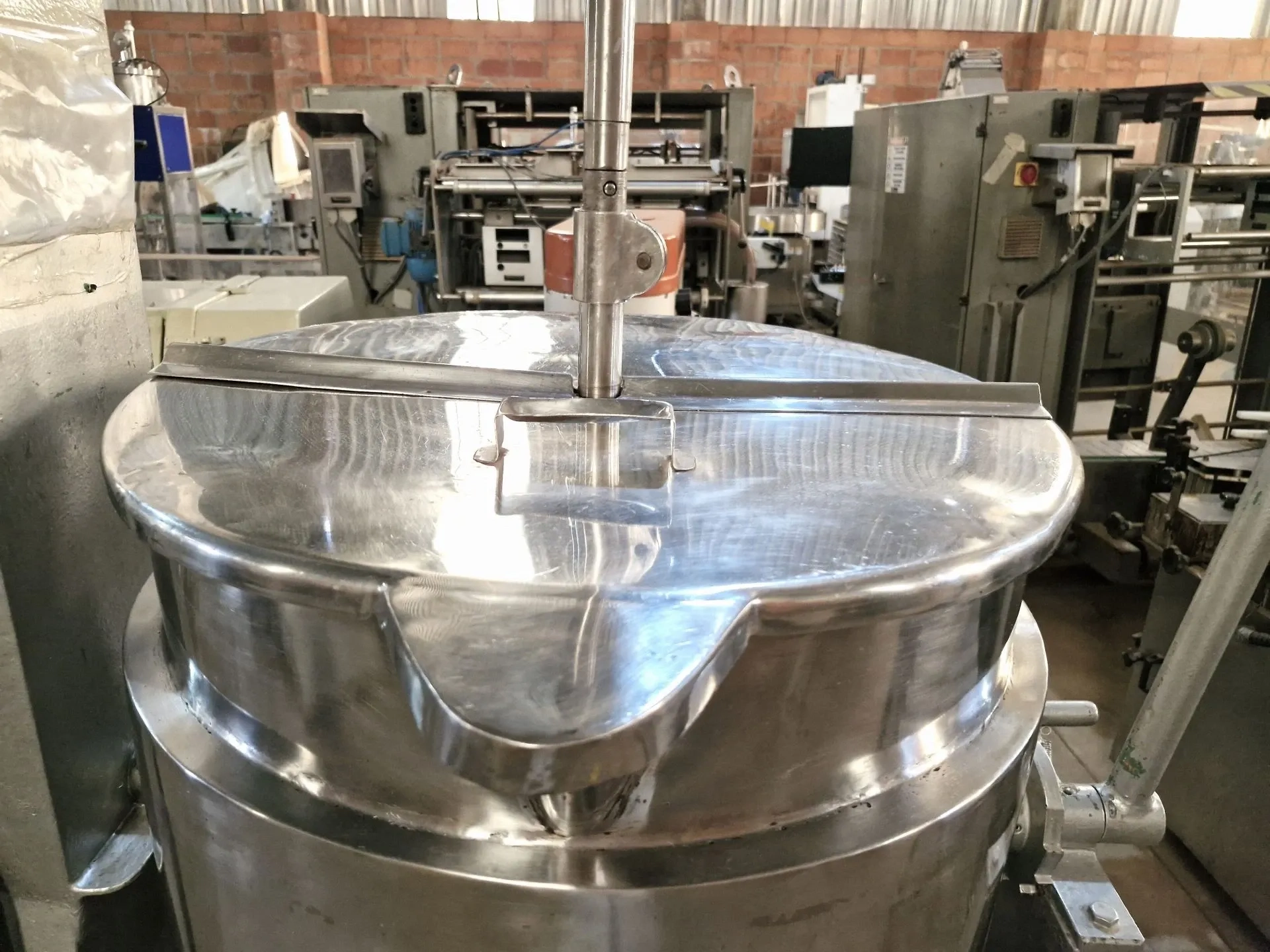 tacho-misturador-encamisado-basculante-inox-alic-imarvil