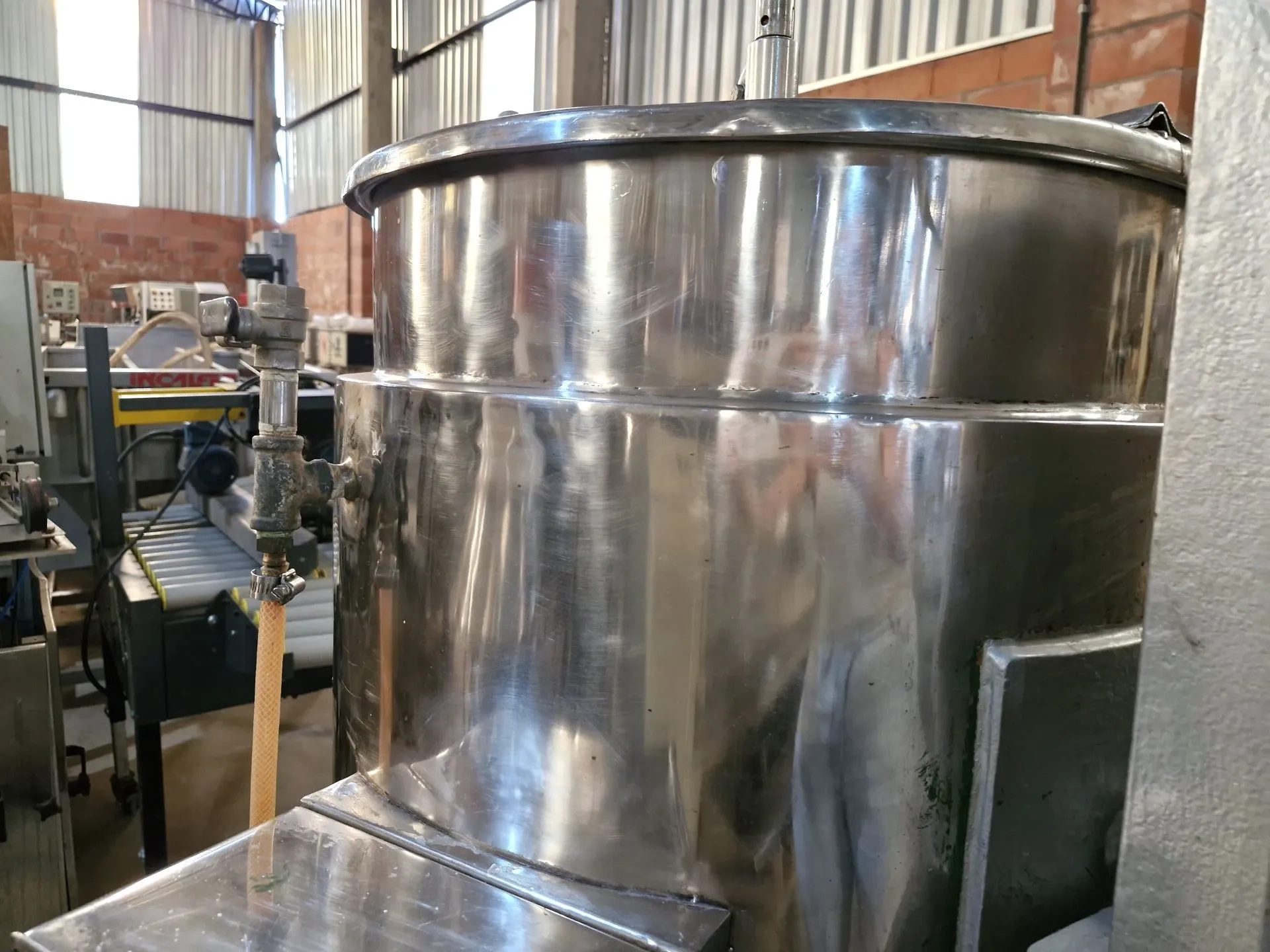 tacho-misturador-encamisado-basculante-inox-alic-imarvil