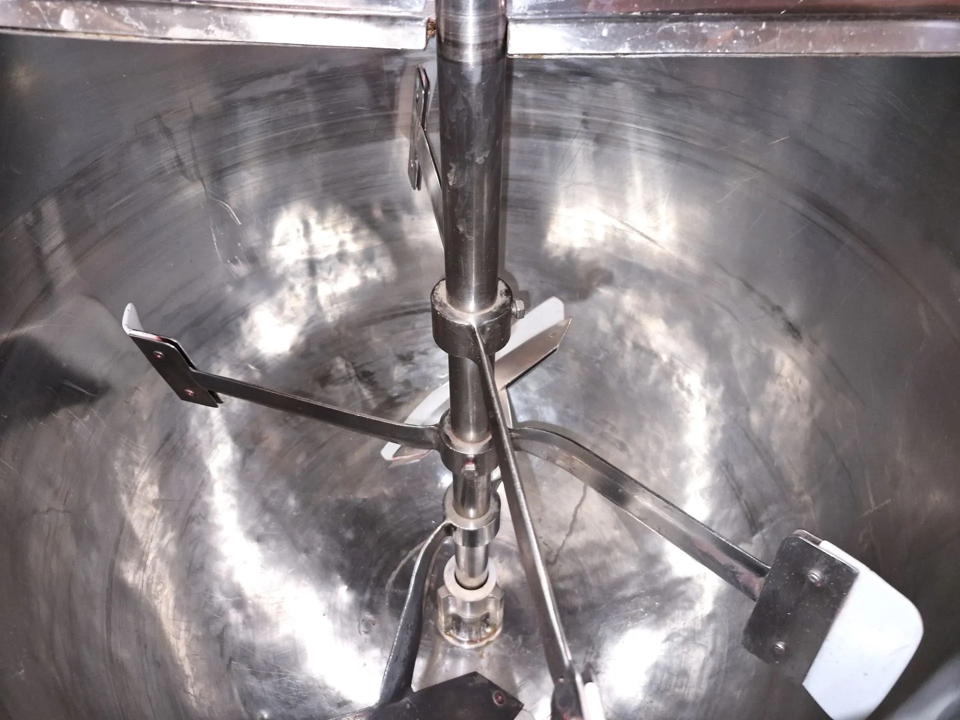 tacho-misturador-encamisado-basculante-inox-alic-imarvil