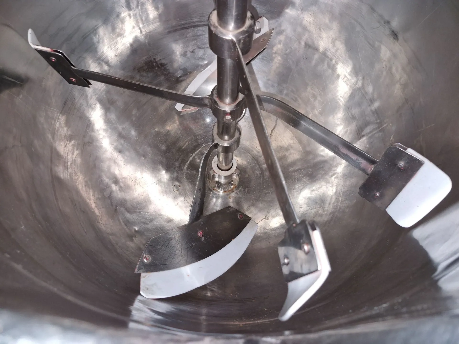tacho-misturador-encamisado-basculante-inox-alic-imarvil