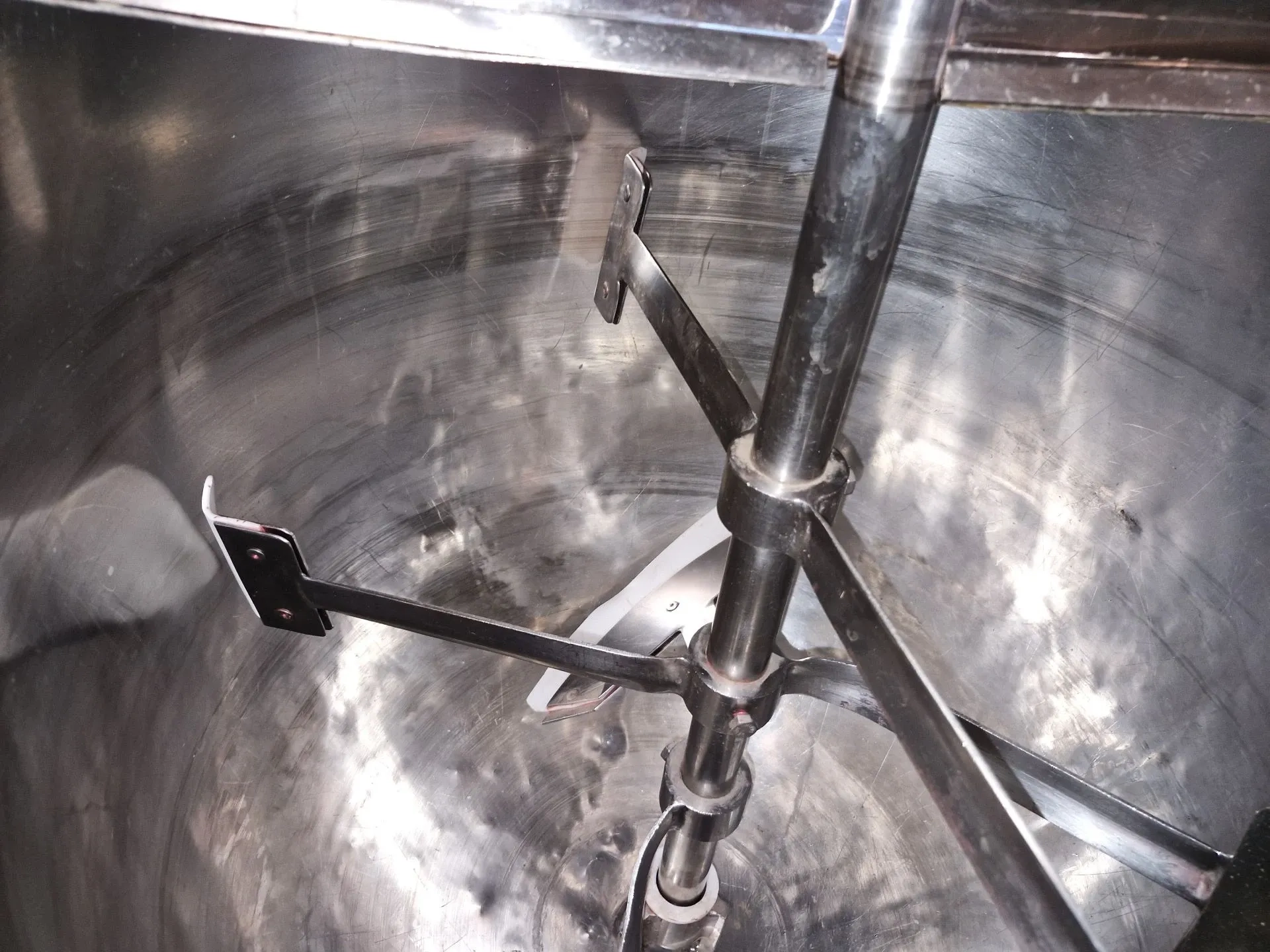 tacho-misturador-encamisado-basculante-inox-alic-imarvil