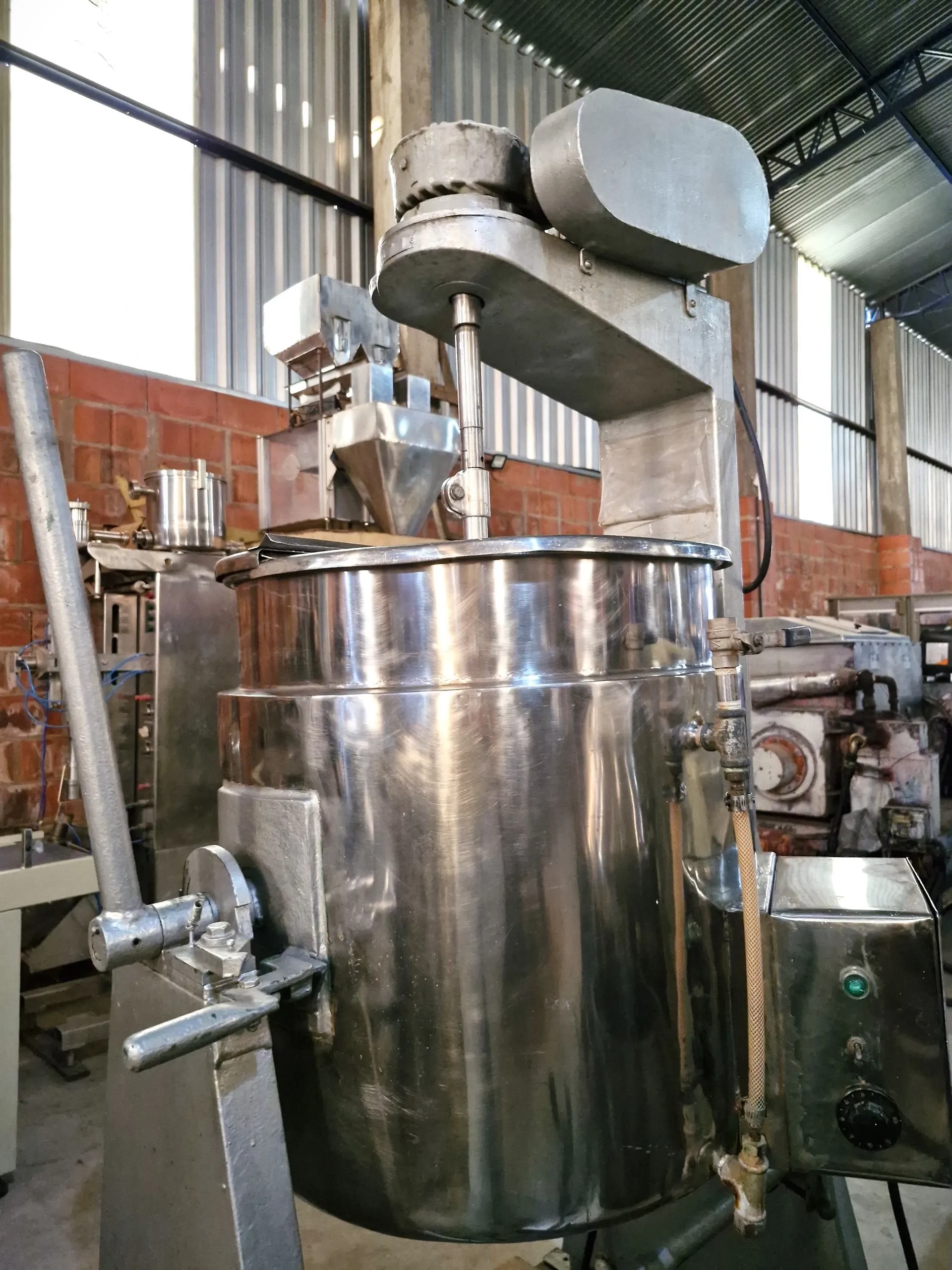 tacho-misturador-encamisado-basculante-inox-alic-imarvil