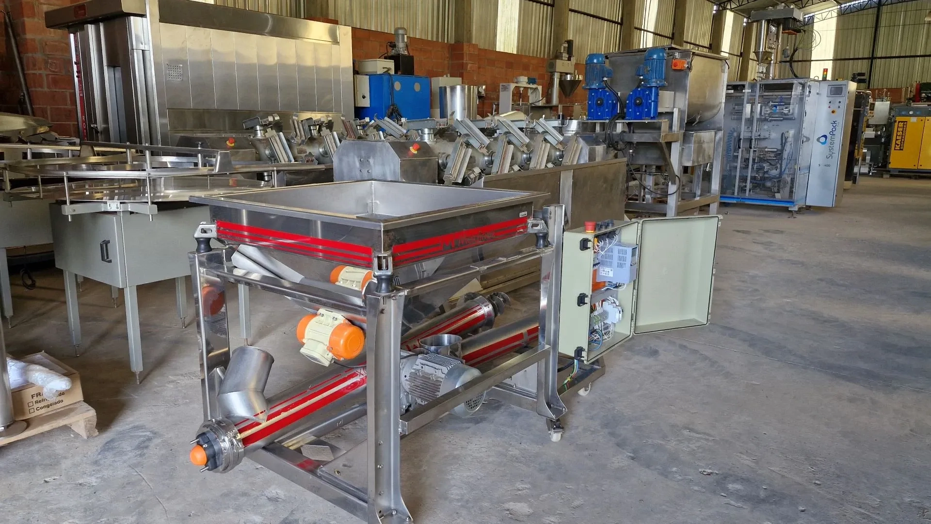 silo-transferencia-com-rosca-helicoidal-transport-inclin-inox-maqinox