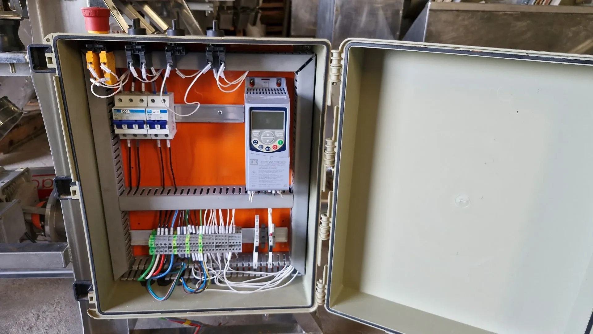 silo-transferencia-com-rosca-helicoidal-transport-inclin-inox-maqinox