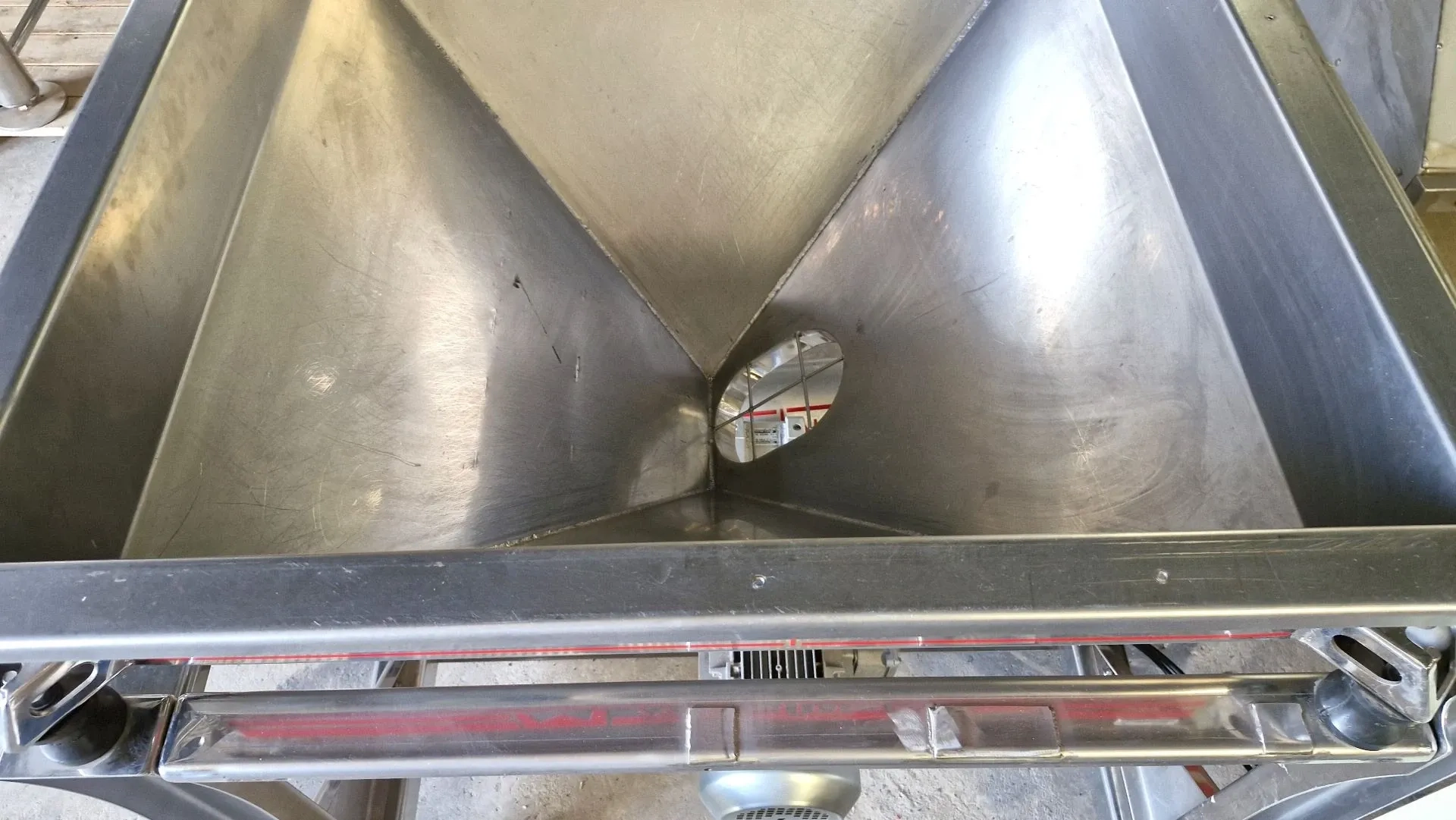 silo-transferencia-com-rosca-helicoidal-transport-inclin-inox-maqinox