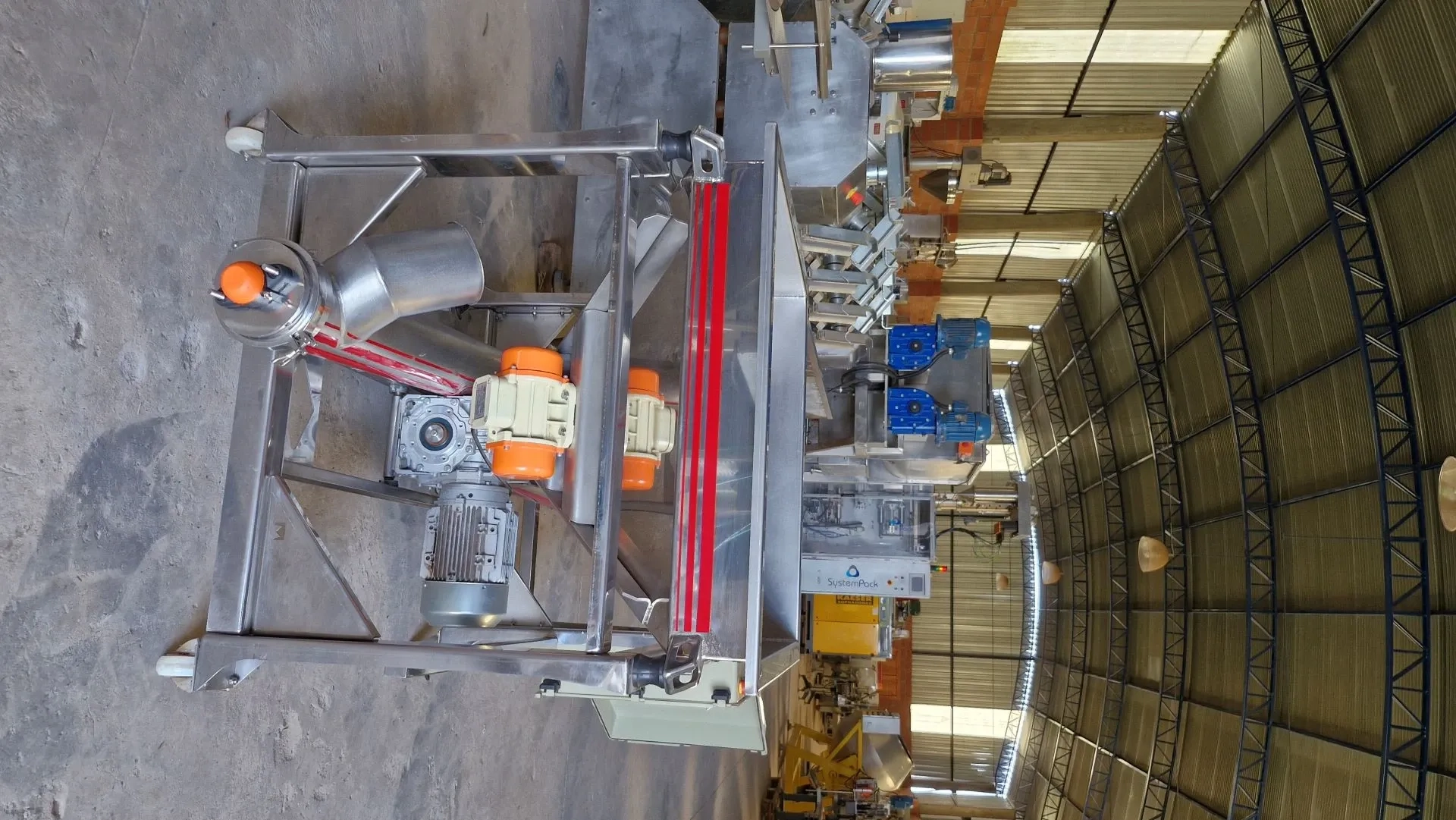 silo-transferencia-com-rosca-helicoidal-transport-inclin-inox-maqinox