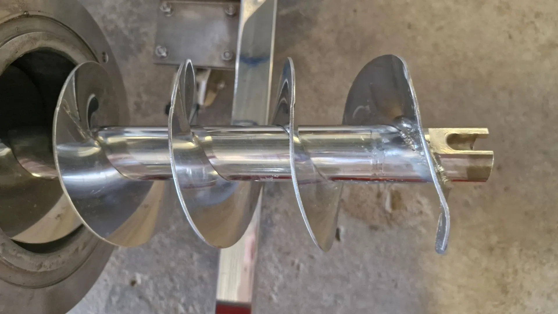 silo-transferencia-com-rosca-helicoidal-transport-inclin-inox-maqinox