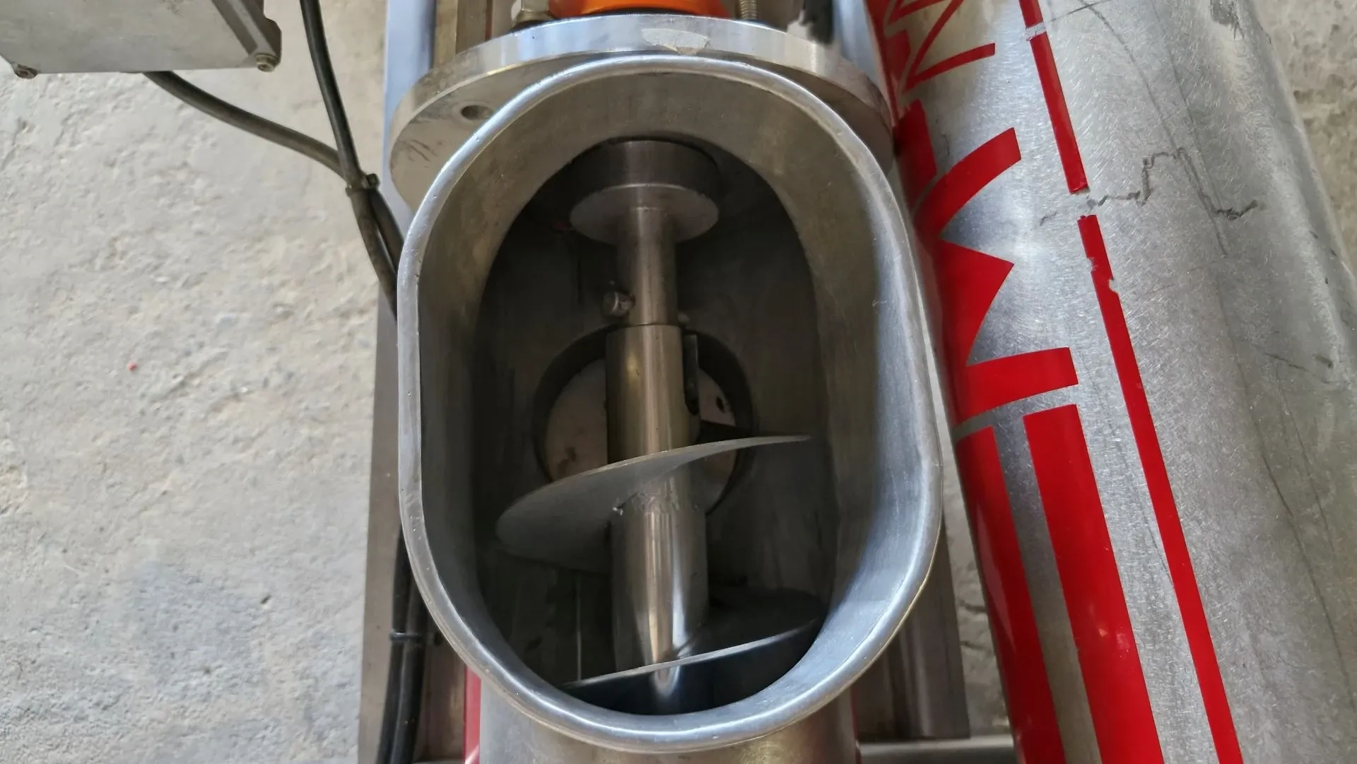 silo-transferencia-com-rosca-helicoidal-transport-inclin-inox-maqinox