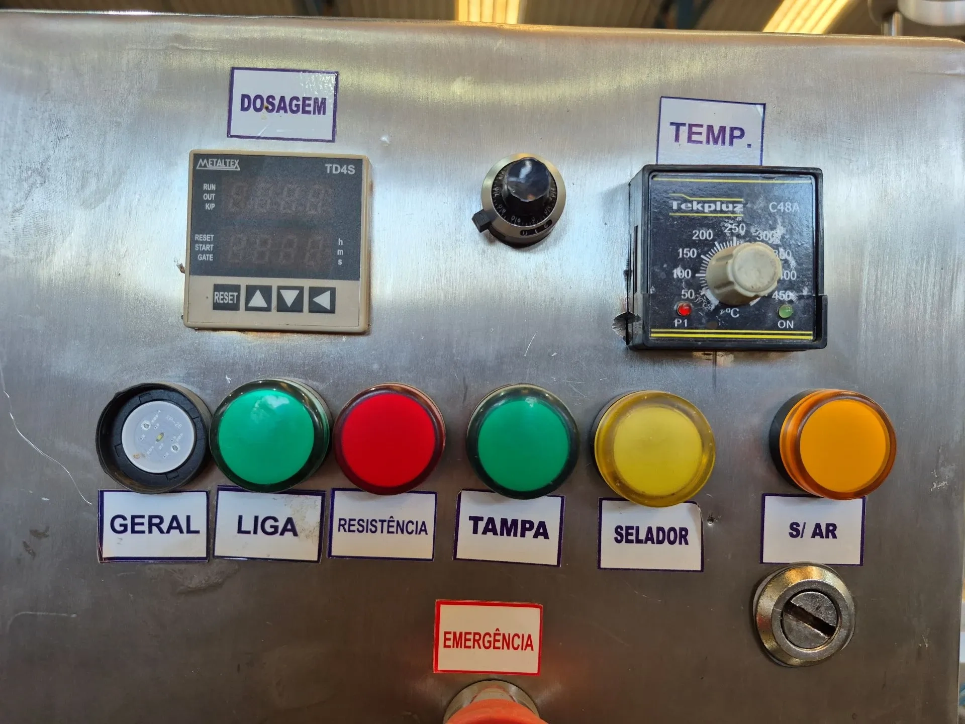 envasadora-semi-autom-potes-tampa-aluminio-nti