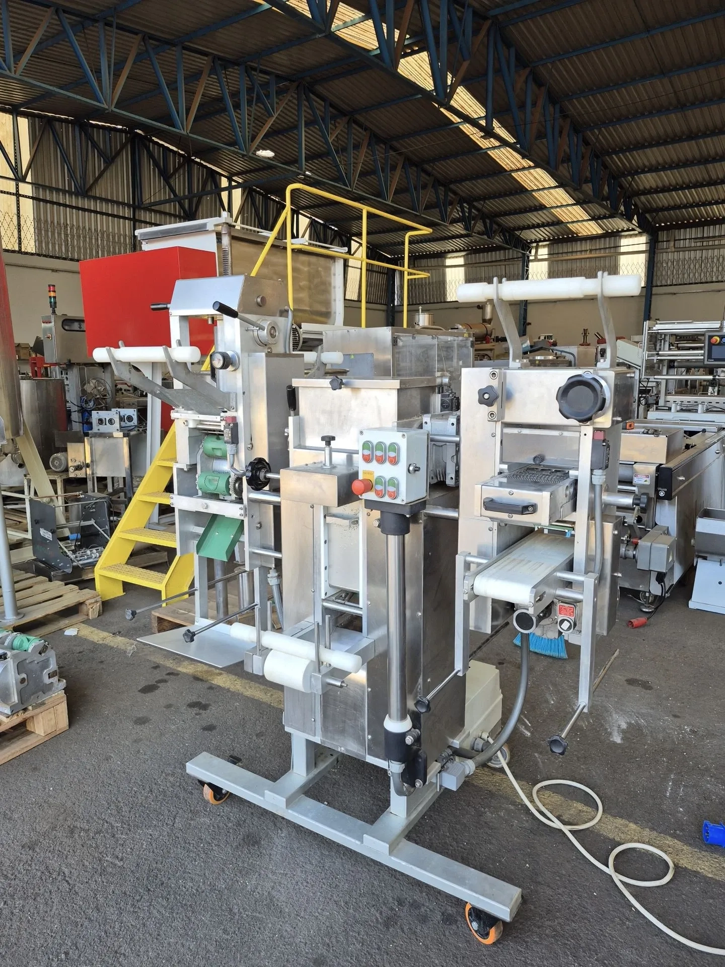 produtora-massas-marca-officina-dea-italia-modelo-combinata-d120