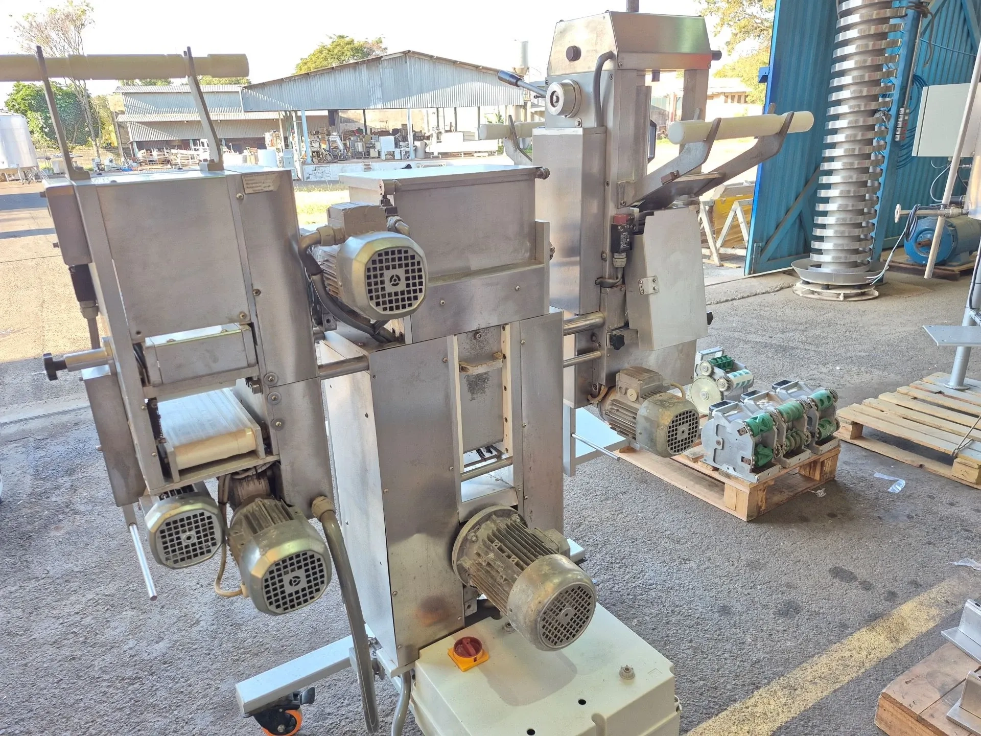 produtora-massas-marca-officina-dea-italia-modelo-combinata-d120