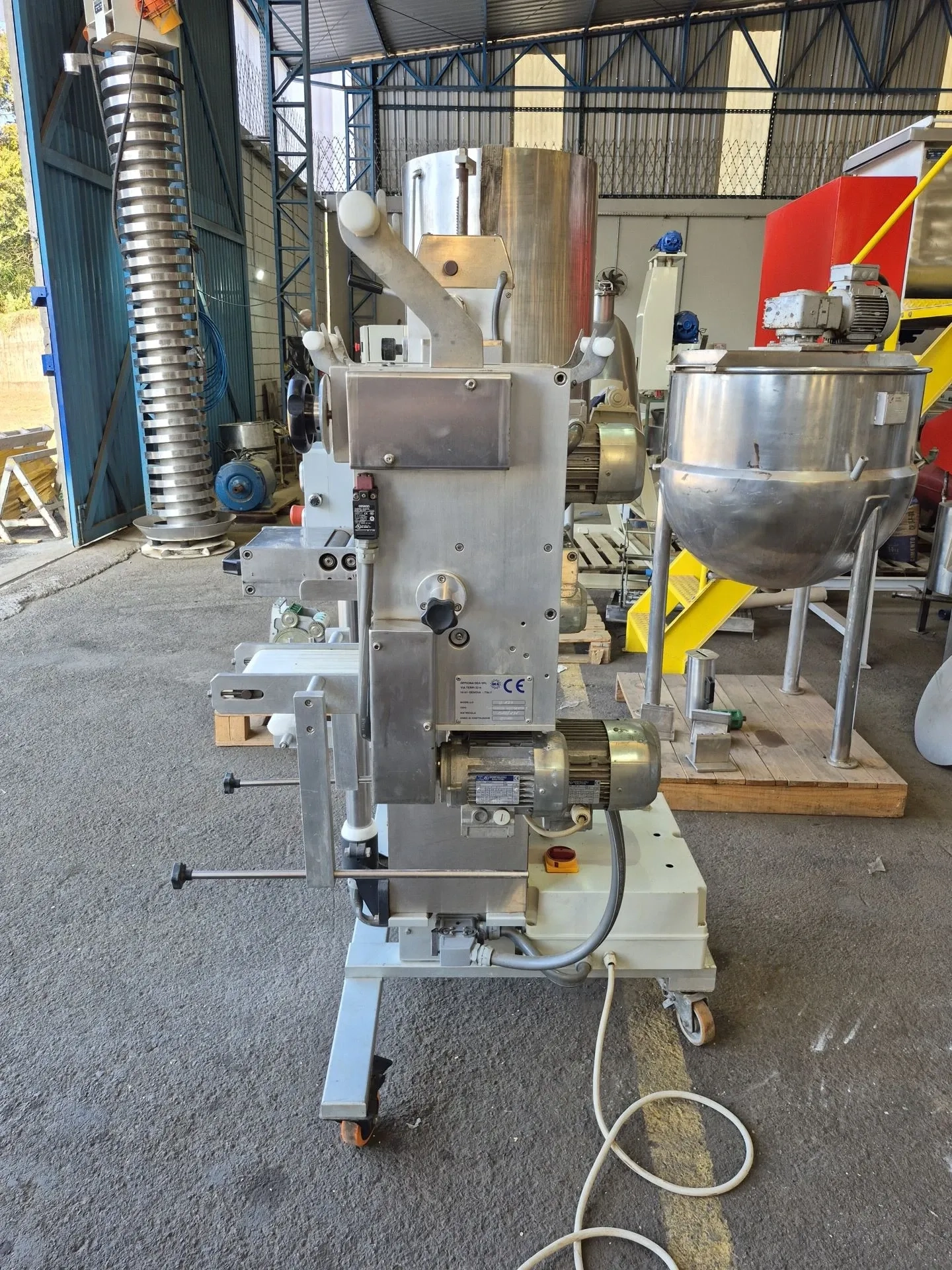produtora-massas-marca-officina-dea-italia-modelo-combinata-d120