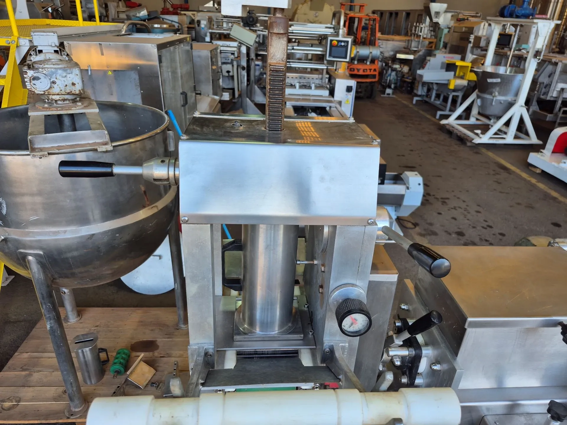 produtora-massas-marca-officina-dea-italia-modelo-combinata-d120
