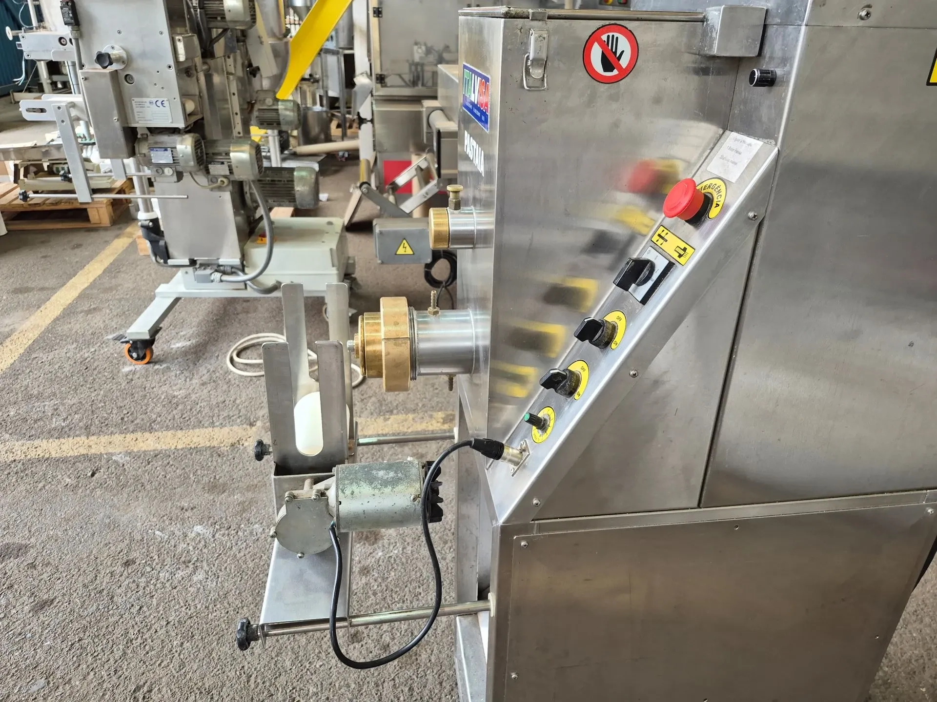 extrusora-massa-fresca-capacidade-20-kg-por-hora-marca-italvisa-modelo-pastaia-6