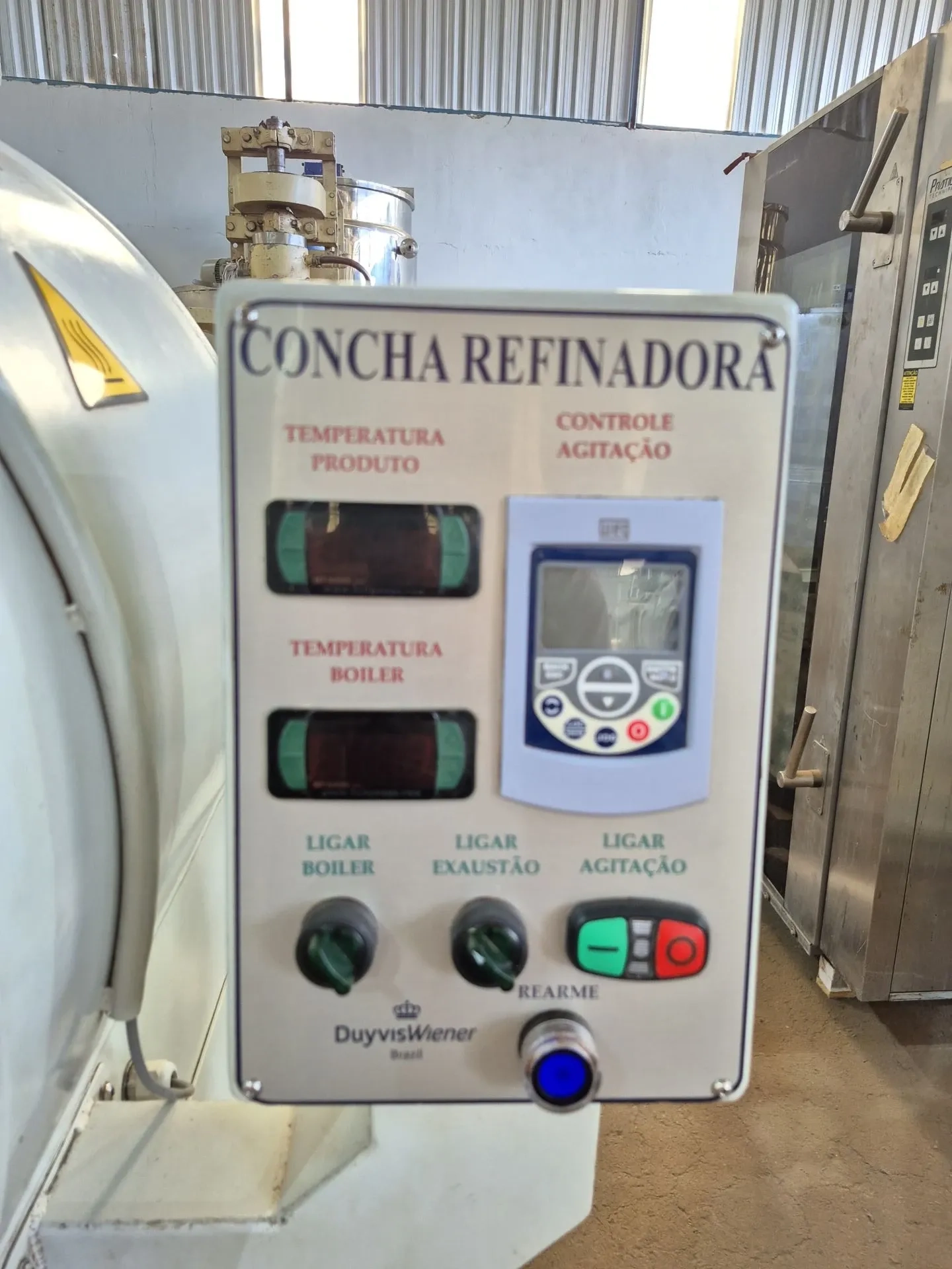 concha-universal-refinamento-chocolates-duyvis-wiener-brazil