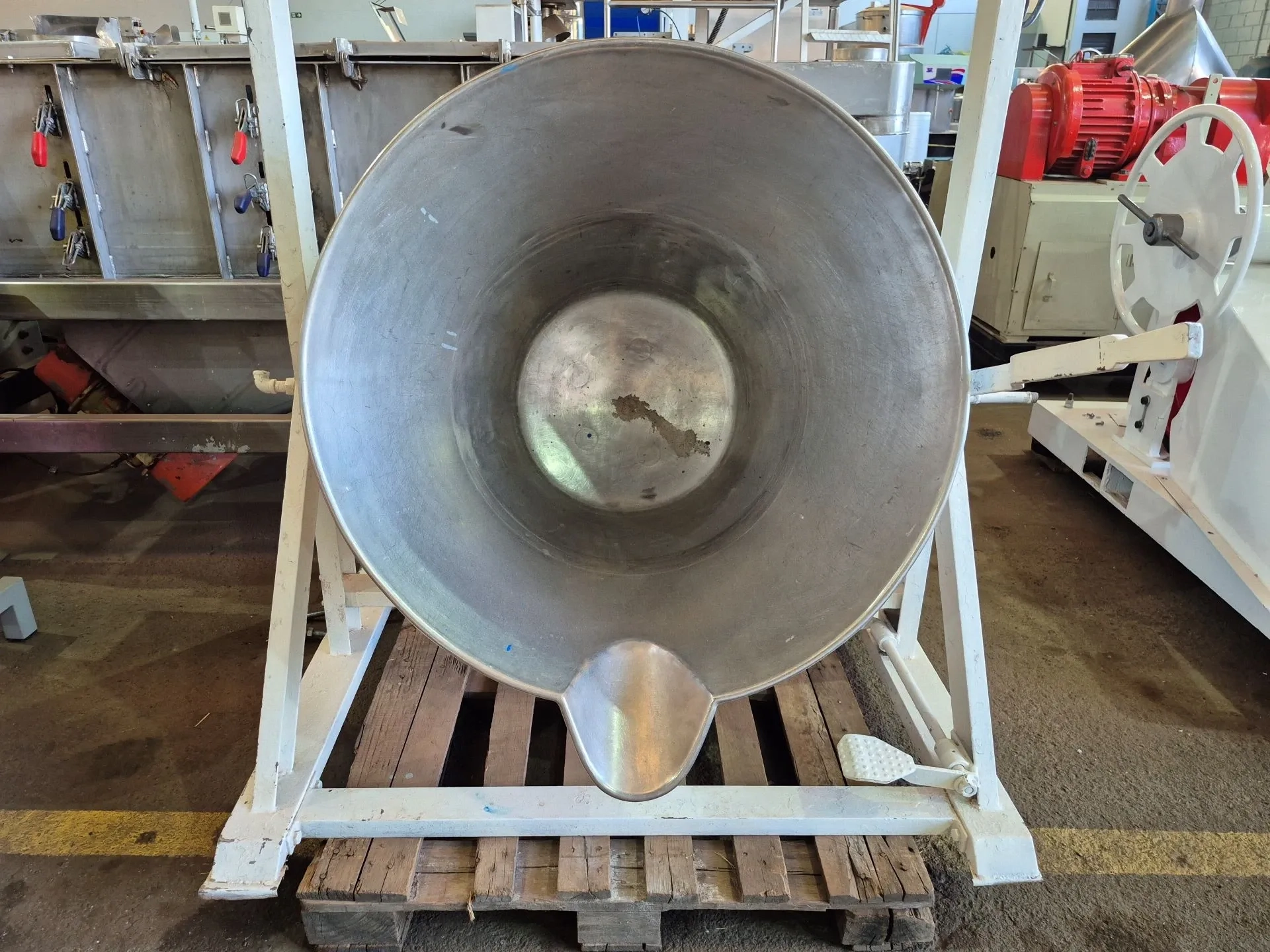 tacho-a-vapor-encamisado-basculante-capacidade-200-litros