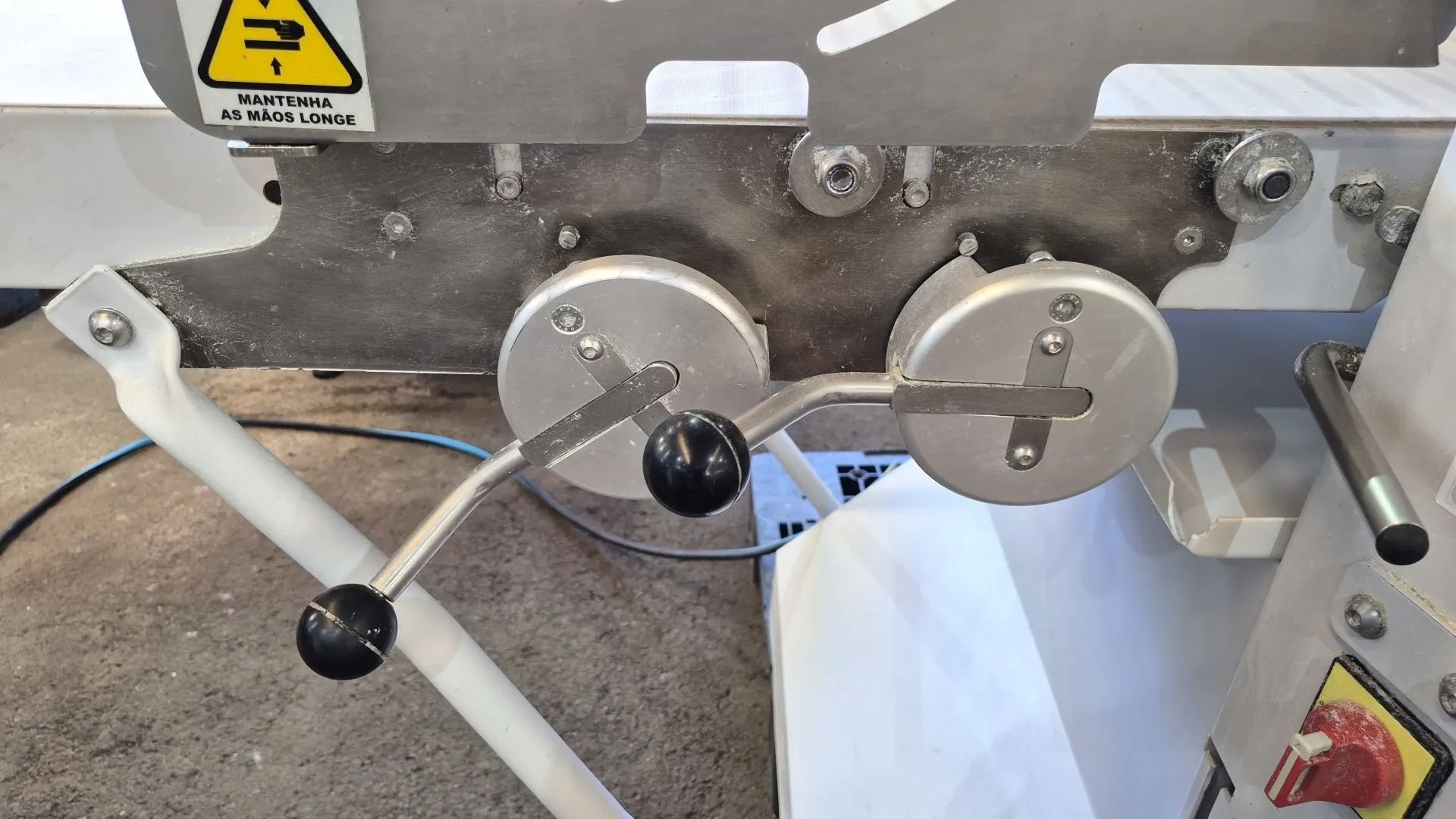 laminadora-horizontal-marca-pratica-modelo-lh-600-c