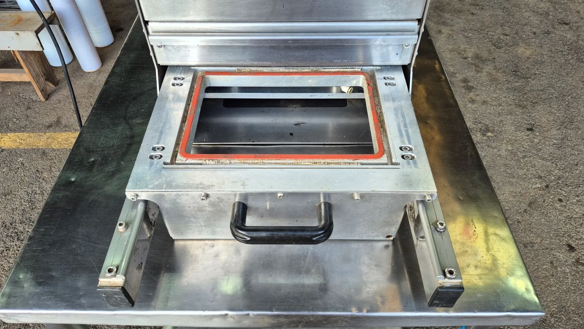 termoformadora-semiautomatica-marca-indata-789