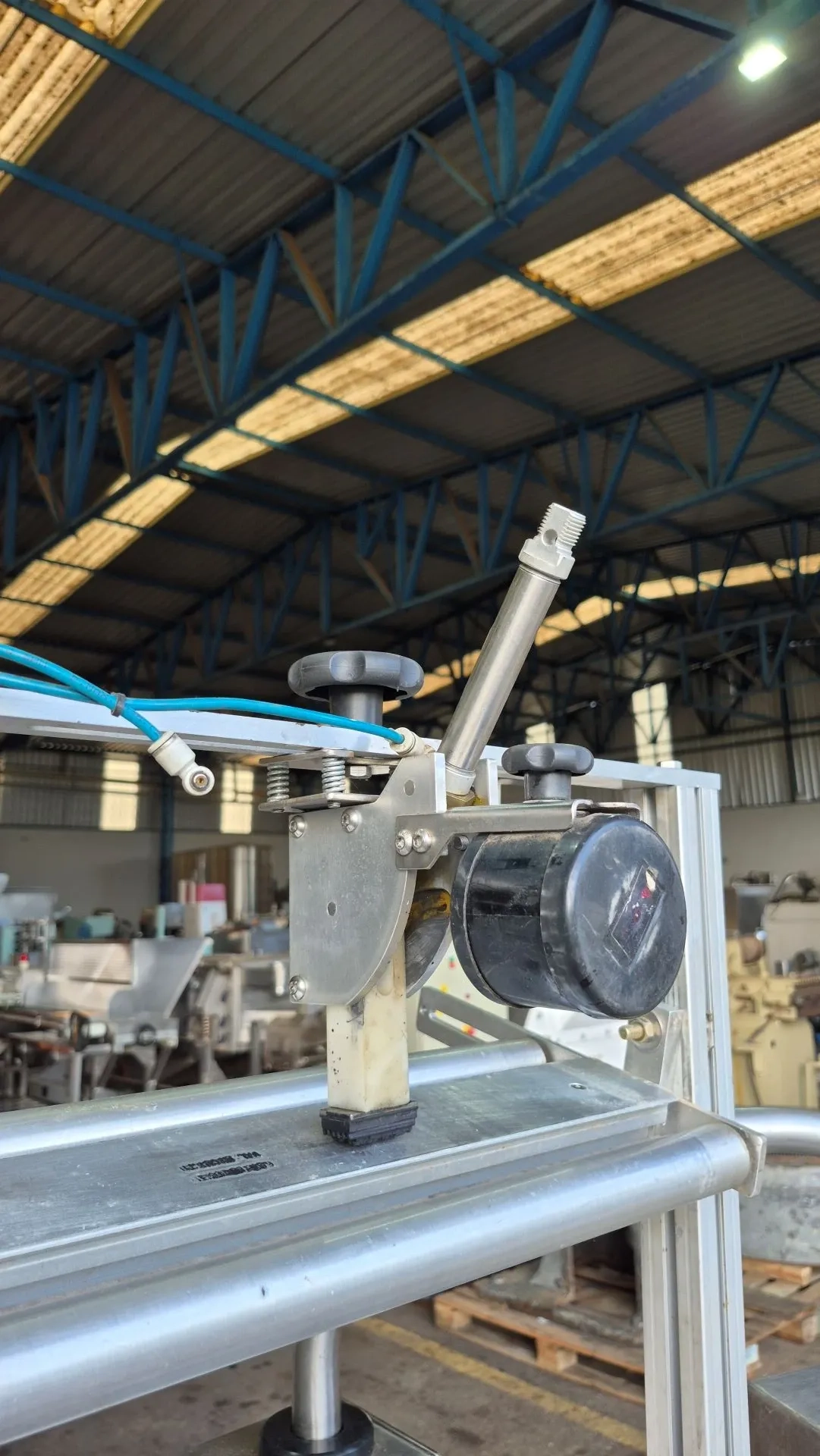 termoformadora-semiautomatica-marca-indata-789