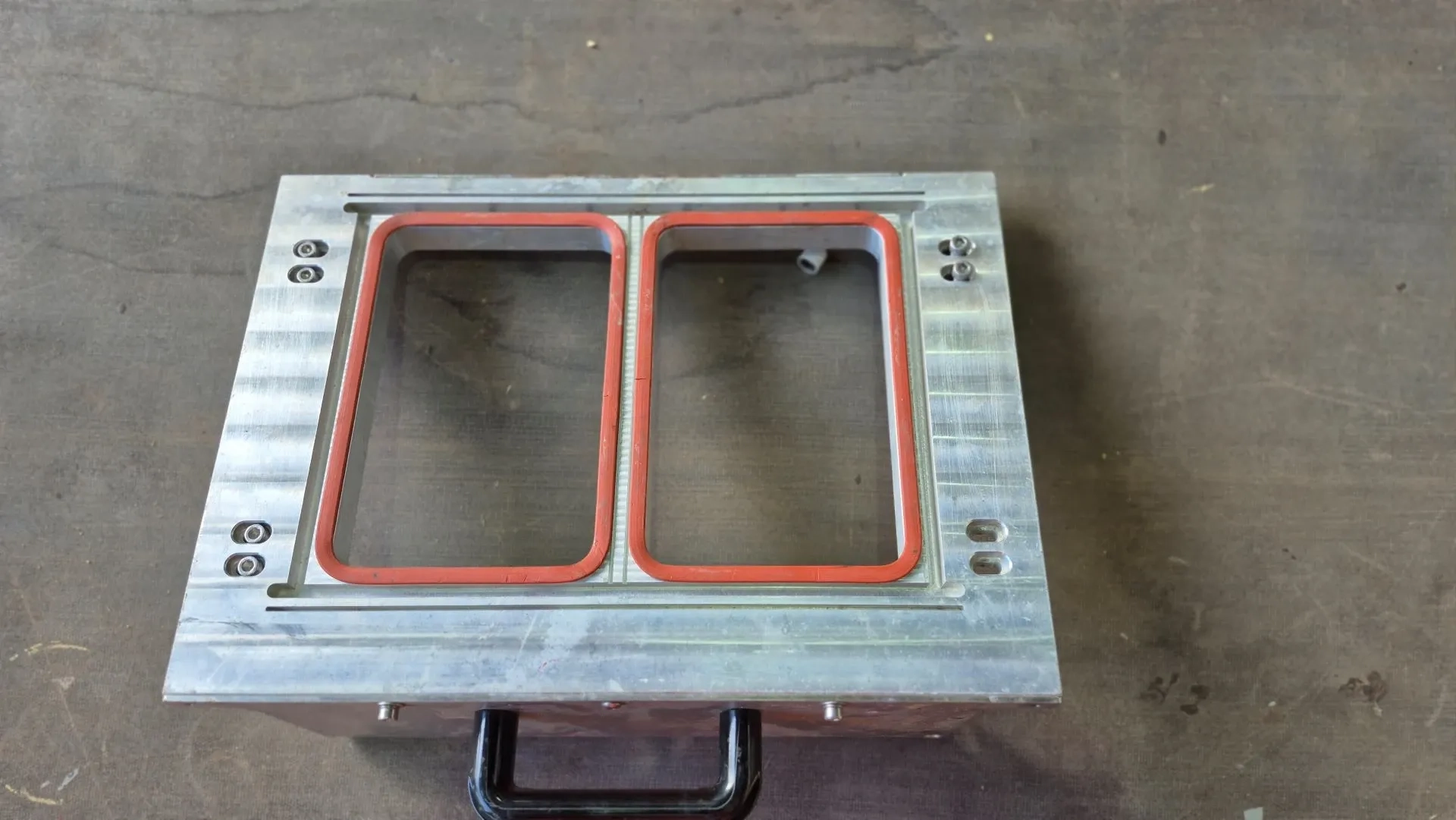 termoformadora-semiautomatica-marca-indata-789