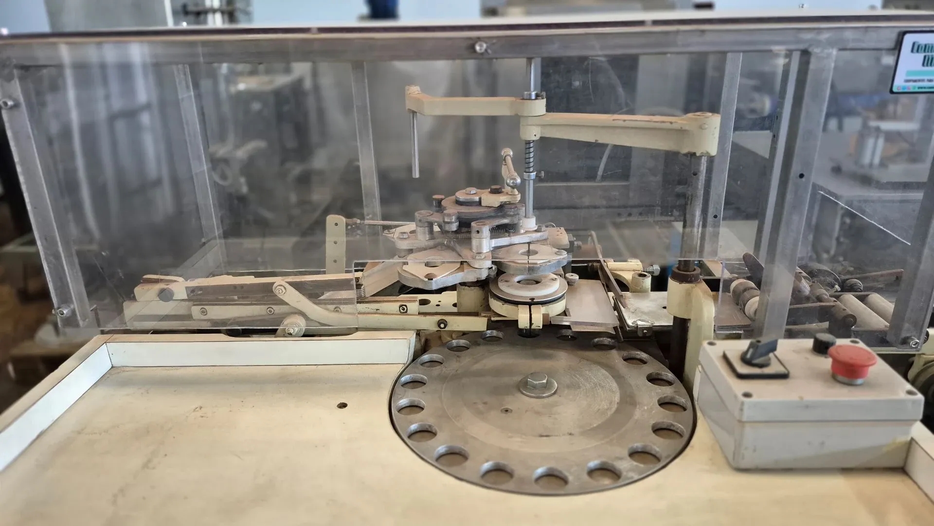 embaladora-de-mini-trufas-e-bombons-marca-otto-haensel-1