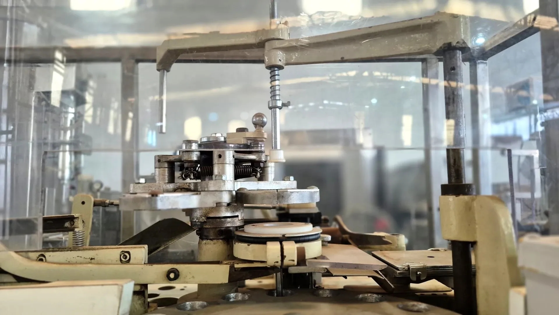 embaladora-de-mini-trufas-e-bombons-marca-otto-haensel-1