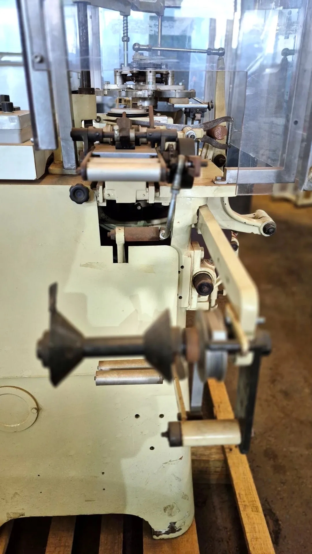 embaladora-de-mini-trufas-e-bombons-marca-otto-haensel-1